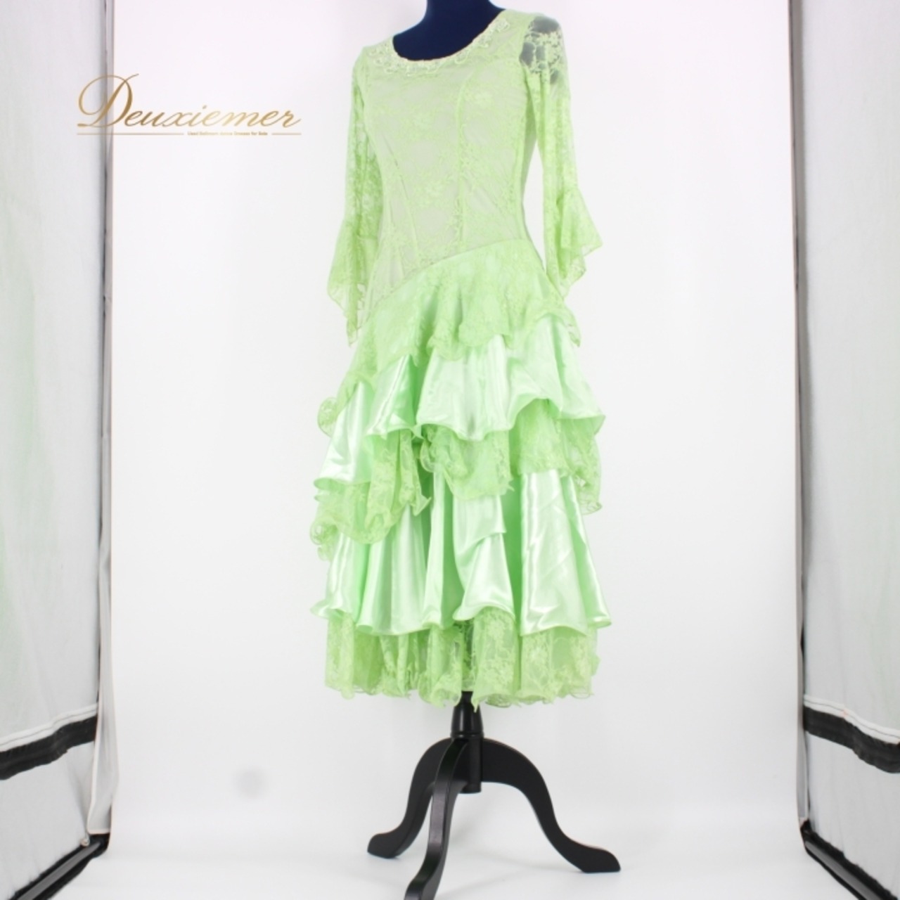 社交ダンス 衣装 スタンダード ドレス ワンピース パーティ衣装 女性用 レディース オールシーズン 黄緑 ICHIOKU イチオク ライトグリーン系 フリル 花柄 レース フェミニン ショートドレス モダンダンス ラインストーン 丸首 ディスコ フロア用