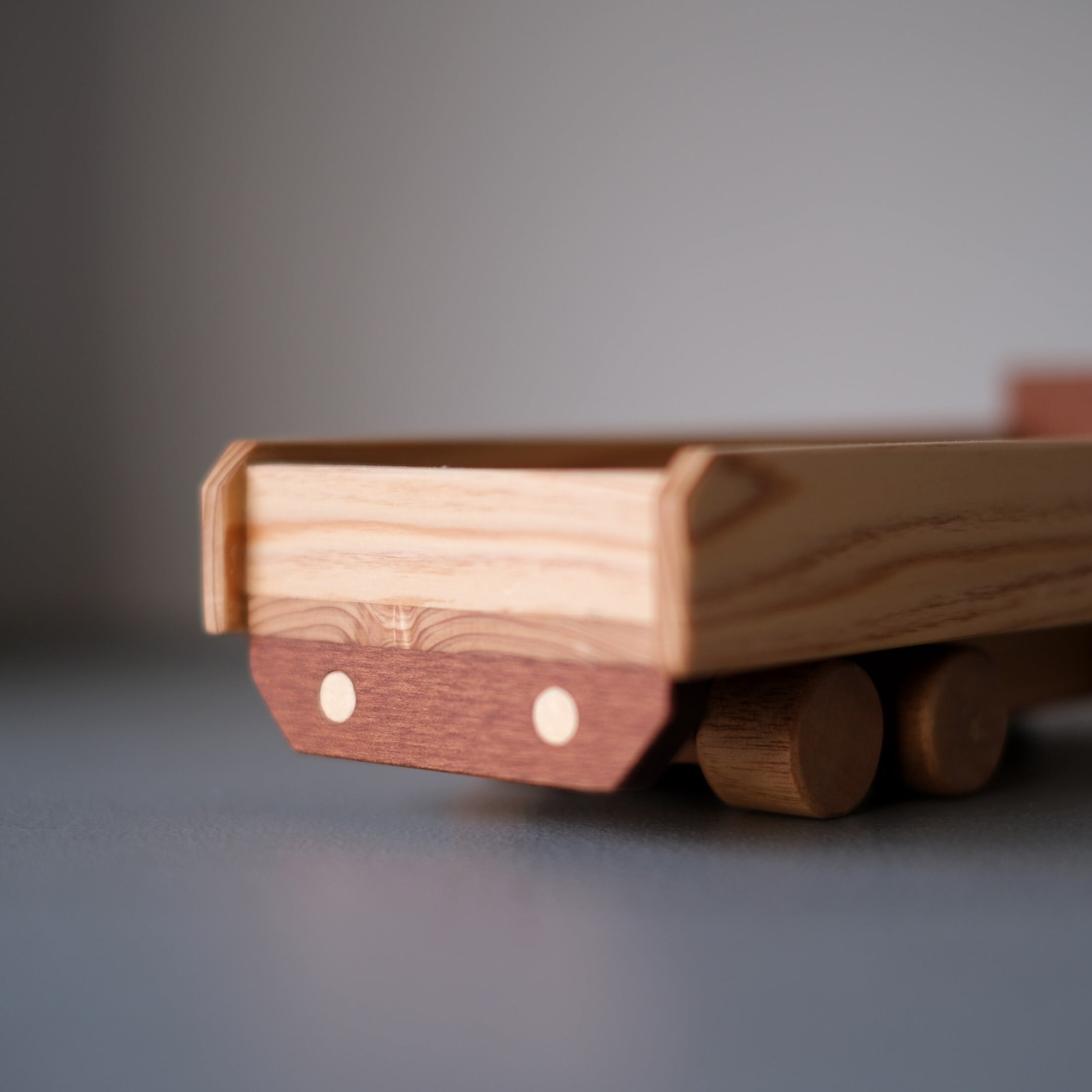木のおもちゃ トラクター | ulue furniture works