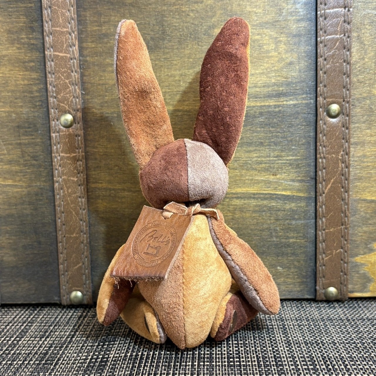 【ピッグスウェード】のベルラビ★マイスターの手作り「ベルズラビット」カラフルブラウン　写真の1点販売です