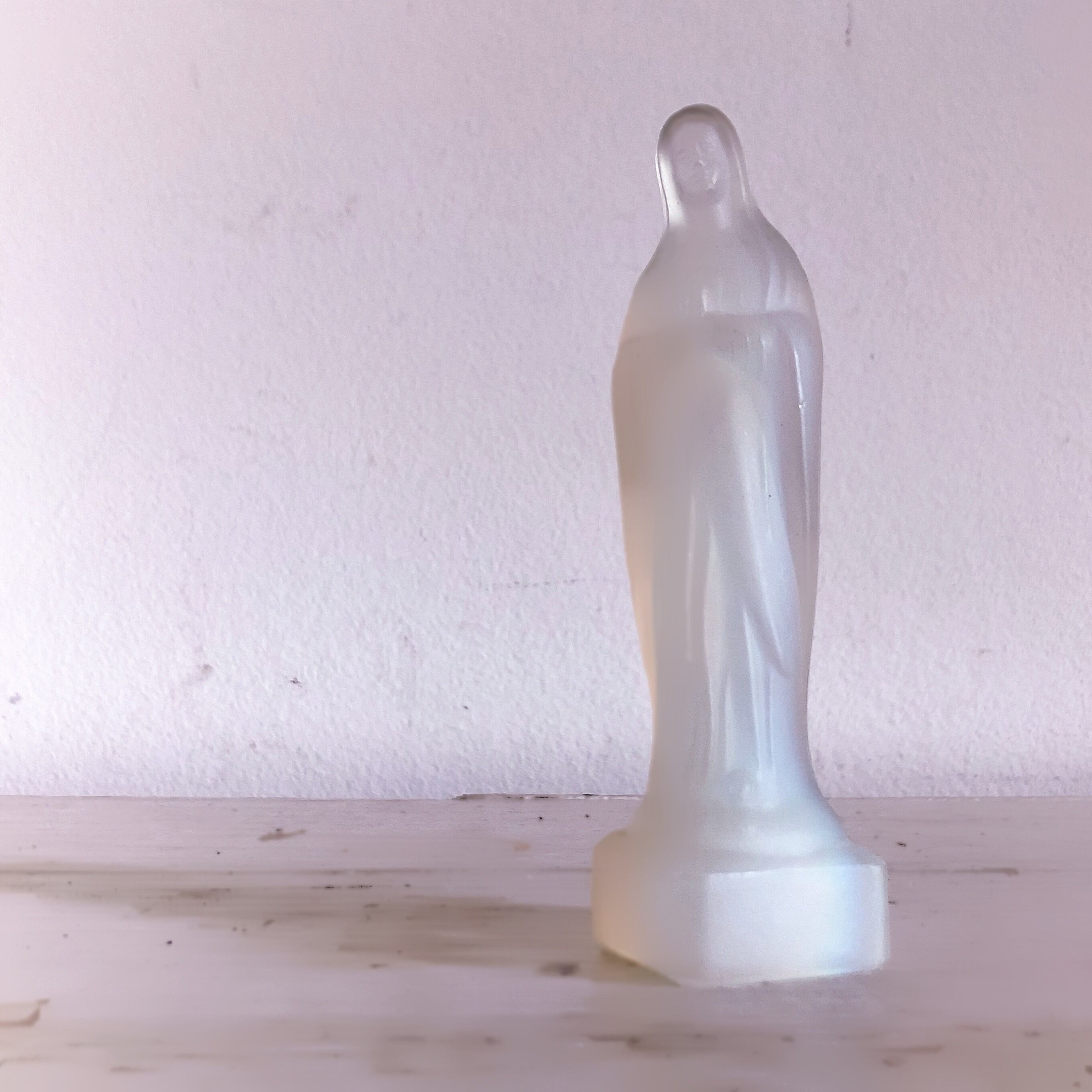 オパールセントガラスのマリア像 | メルキュール骨董店