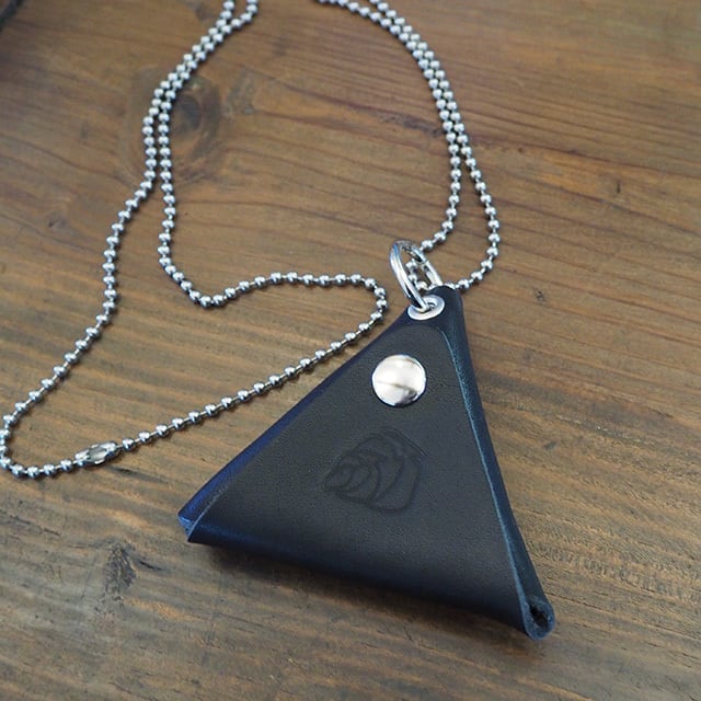 三角コインケースネックレス【龍野レザー×INSTERRAプロジェクト