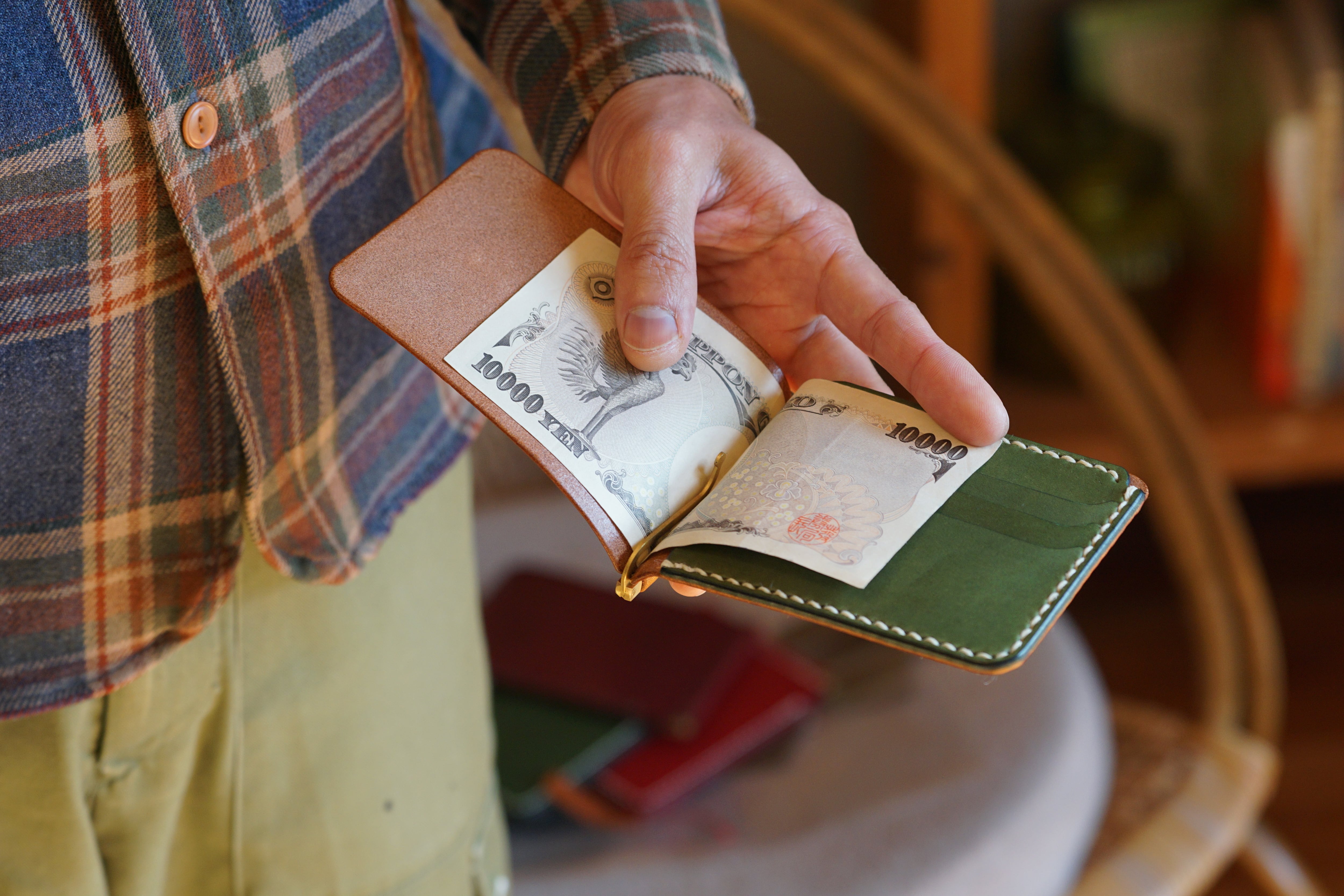 マネークリップ／内側カード収納付（キャメル） | 革細工と