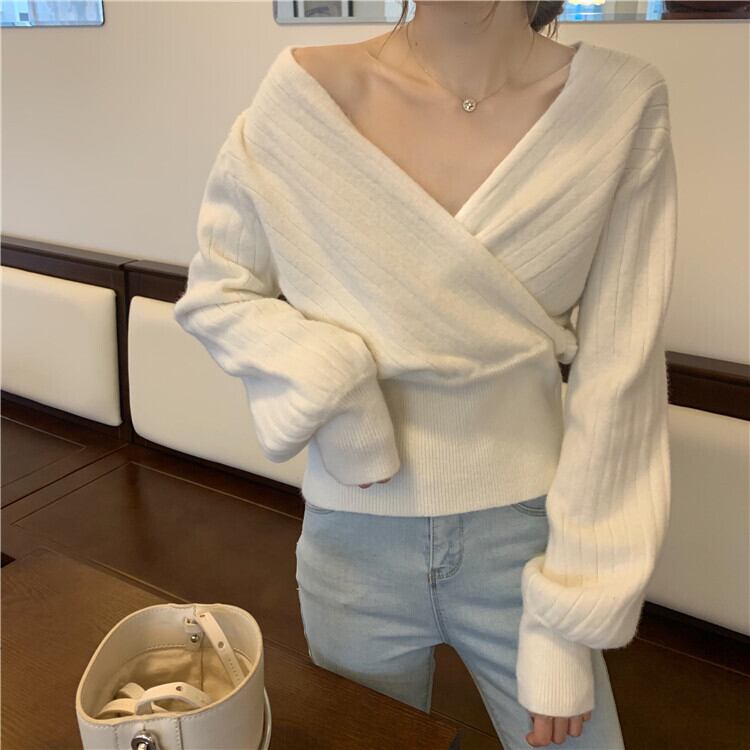 トップス レディース ニット ニットソー セーター 袖あり 長袖 Vネック Aライン リブ かわいい 大人可愛い きれいめ シンプル カジュアル 大人 上品 おしゃれ お洒落 かっこいい レトロ 大人女子 こなれ感 ラフ メンズライク ラブリー キュート ガーリー ルーズ 個性的 クール モード系 セクシー エレガント モダン 送料無料 とろみ感 抜け感 無地 秋 冬 10代 20代 30代 40代 デート お出かけ 女子会 休日 着回し 普段使い 韓国 韓国系 ファッション コーデ