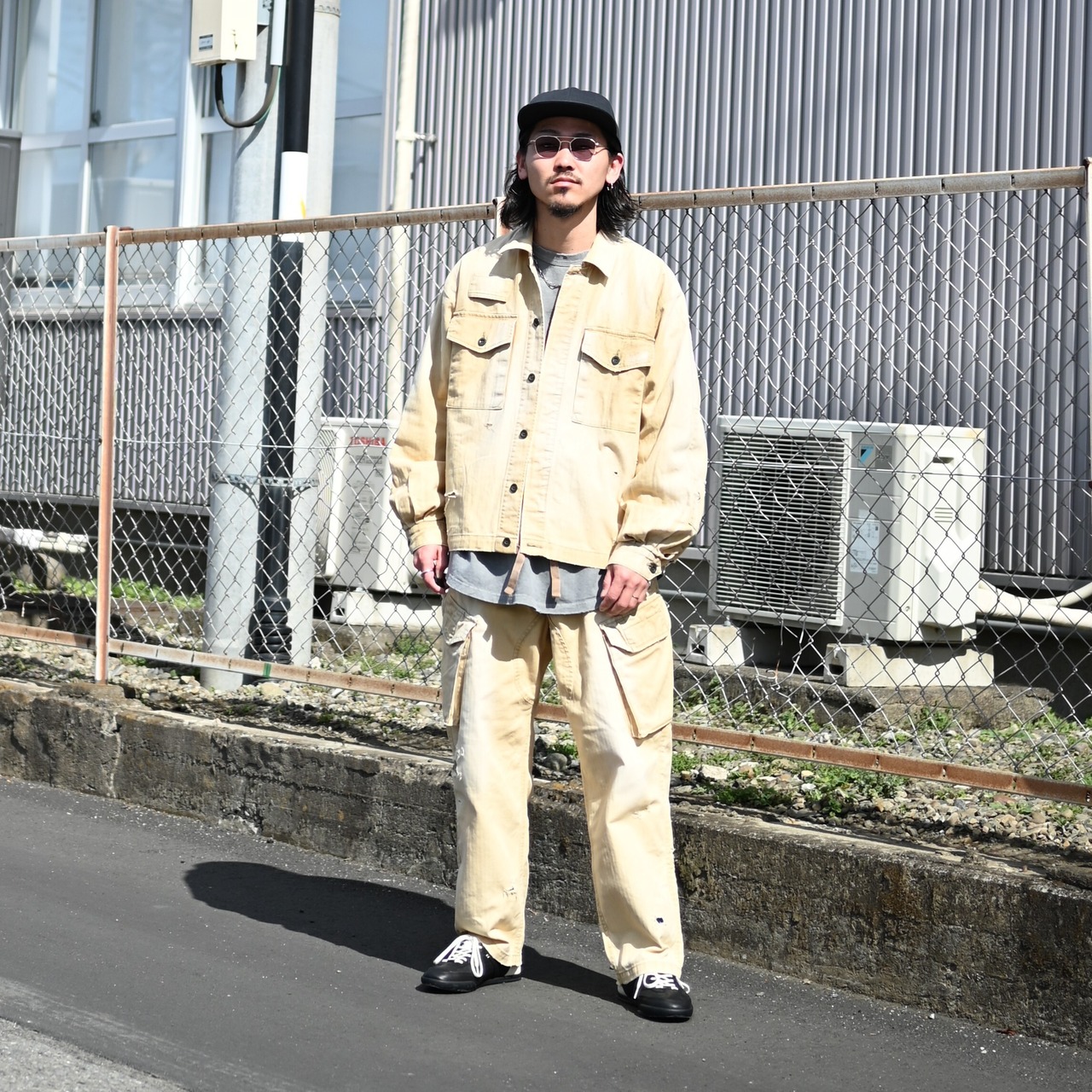 ANACHRONORM (アナクロノーム)特殊エイジング加工/サンフェードダメージ加工を施したミリタリーセットアップ