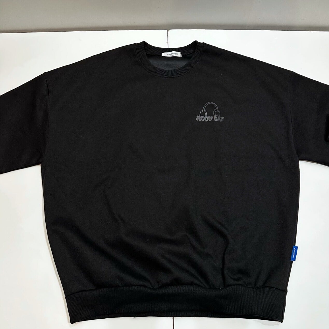 253839-2】MOOD BLACK CAT Back Print Sweatshirt / 24/7TOKYO