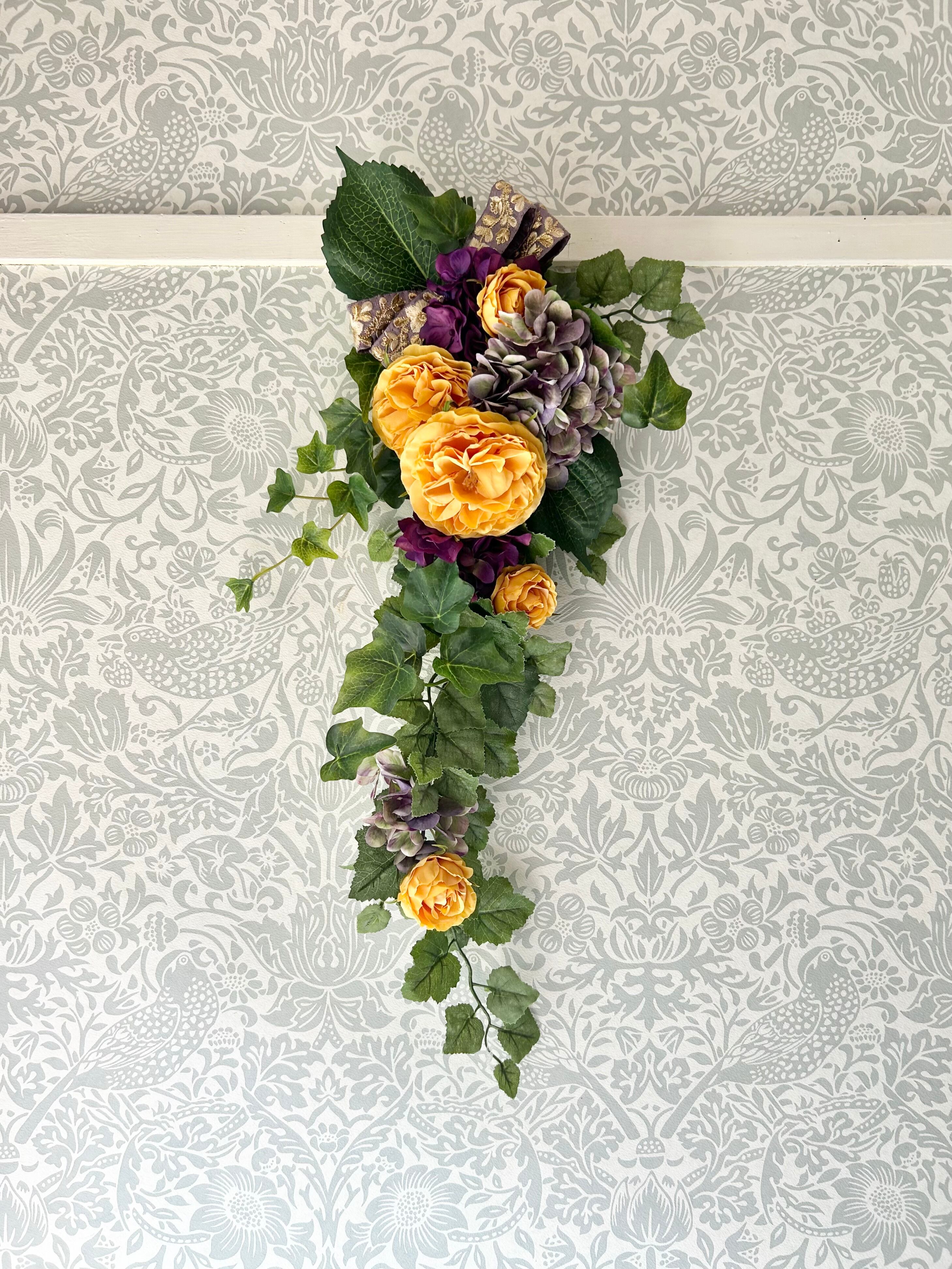 イエローローズのスワッグ