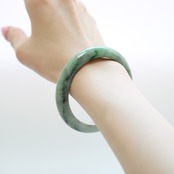 【内径 約56.5mm】 komaru  翡翠バングル A貨翡翠 jd_bg1551