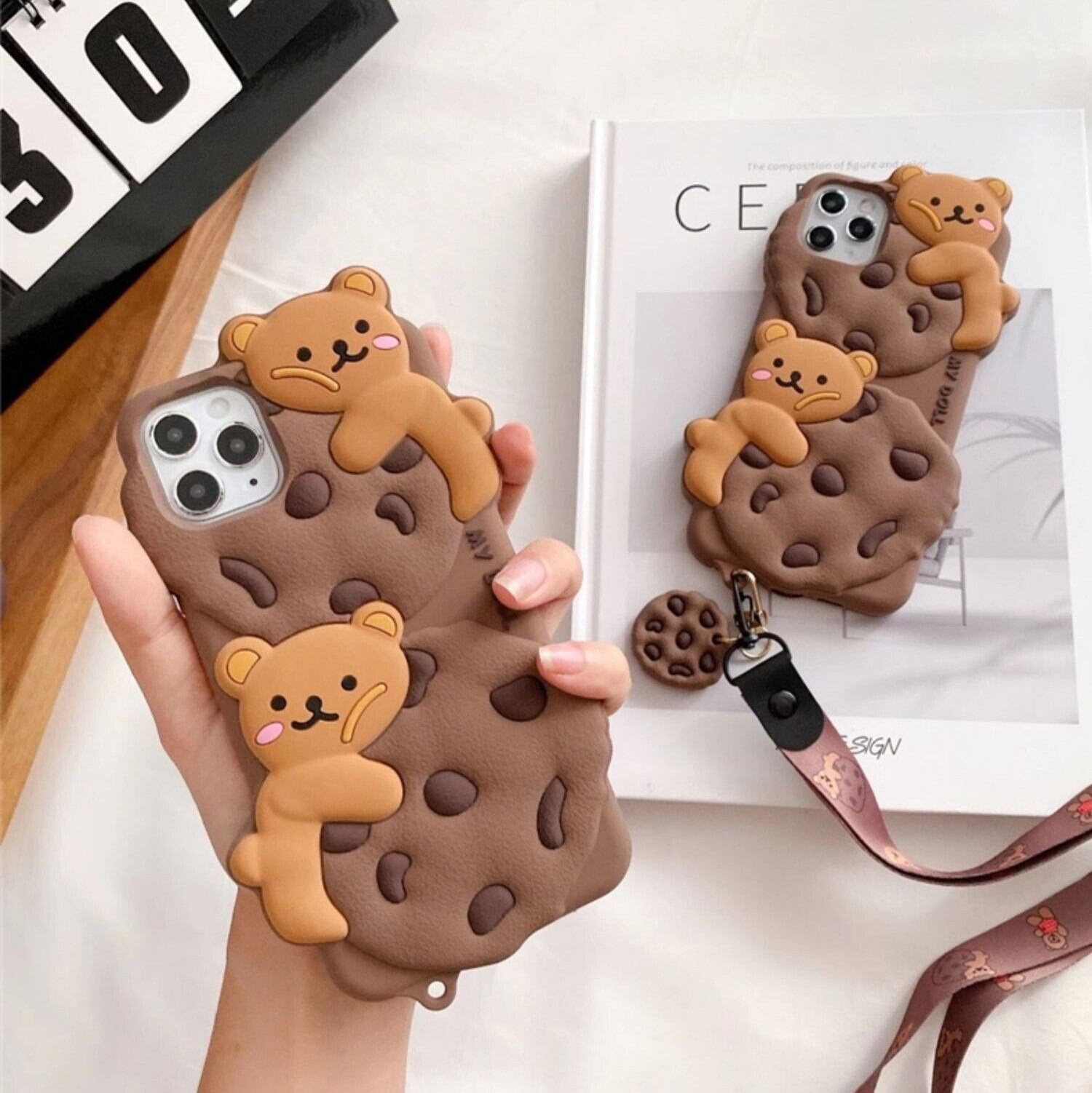 スマホケース レディース iPhoneケース ストラップ チャーム iphone7 iphone8 iphone X iphoneXS iPhoneXR iphone11 iphoneSE2 iphone12 iphone13 iPhone14 かわいい 大人可愛い カジュアル おしゃれ お洒落 送料無料 キュート フェミニン アニマル柄 クマ くま 学生 通学 デート お出かけ 女子会 休日 10代 20代 韓国 韓国系 普段使い ギフト プレゼント お揃い プチプラ インスタ映え