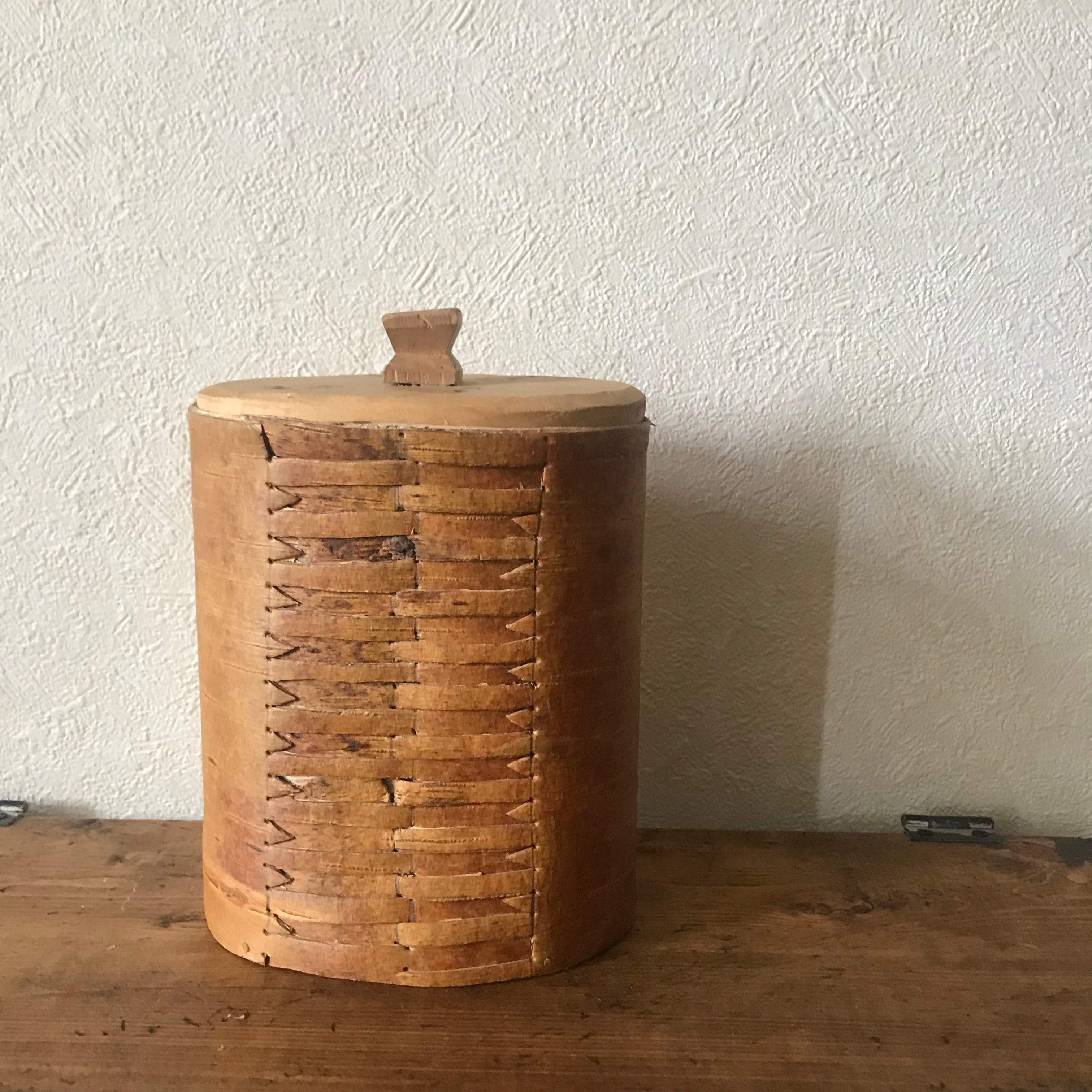 スウェーデンの白樺の樹皮のいれもの縦長 | tsuitachi craft&brocante