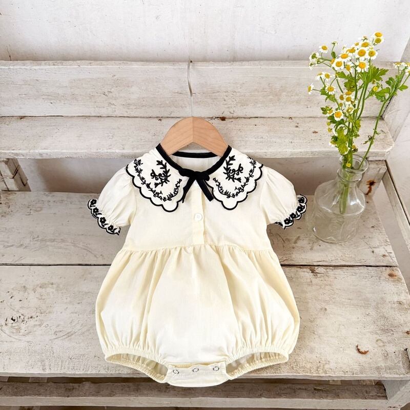 【BABY】レトロ花刺繡ロンパース