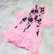 社交ダンス 衣装 ワンピース ドレス ピンク系 ブラック系 インザムード in the MOOD 日本製 ピンク 黒 レース 軽い ダンス パーティ 発表会 ホログラム ダンス衣装 フォーマル おしゃれ 大きな袖 豪華 かわいい 女性用 Mサイズ