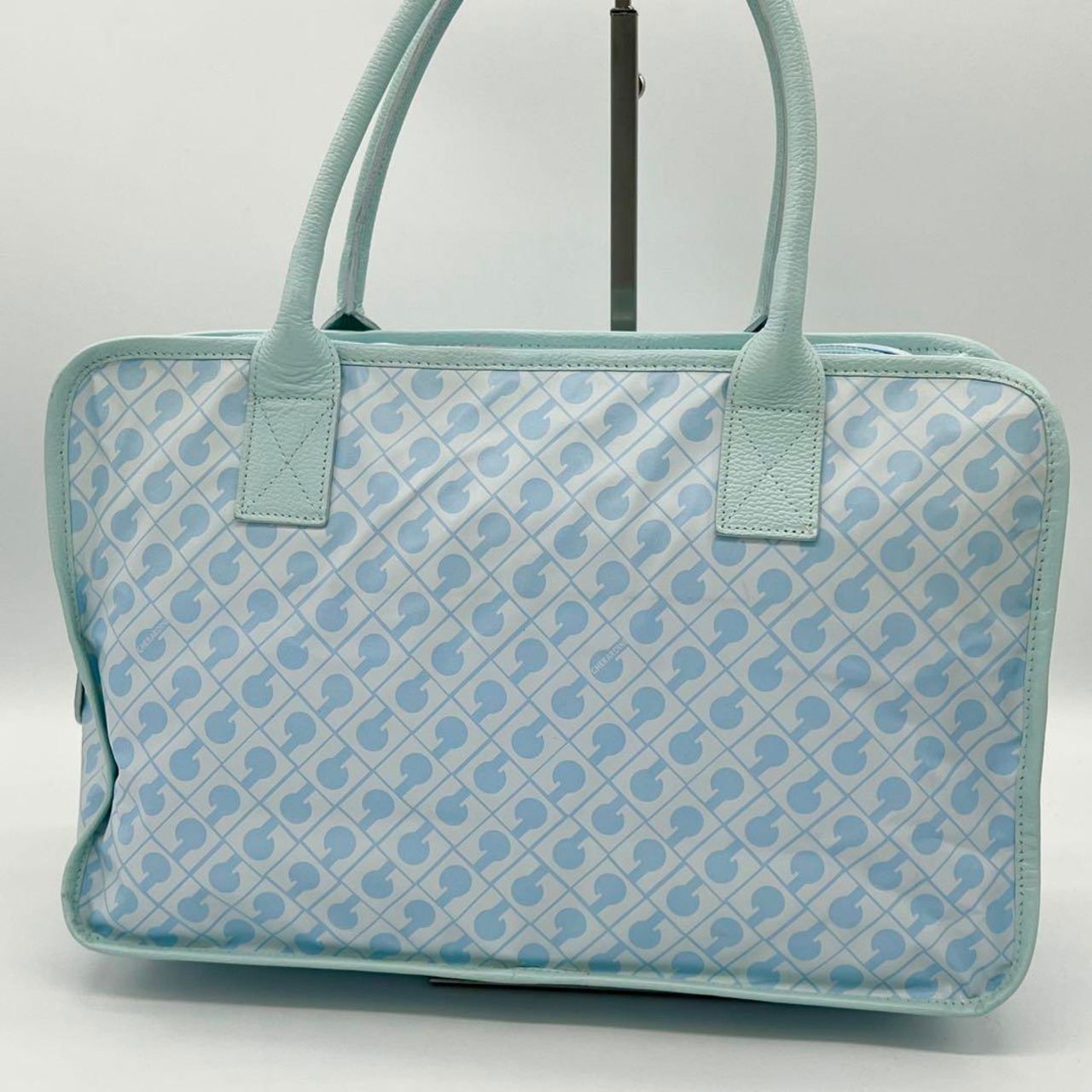 ✨️美品✨️GHERARDINI ソフティ ミニボストンバッグ ロゴグラム 水色 
