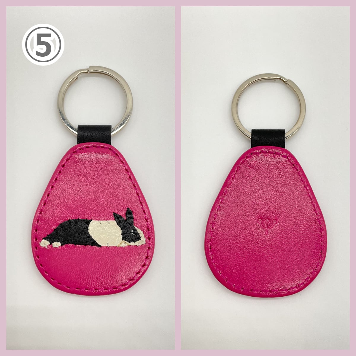 革の工房yuraric 手縫いうさぎアップリケ キーホルダー | うさぎ
