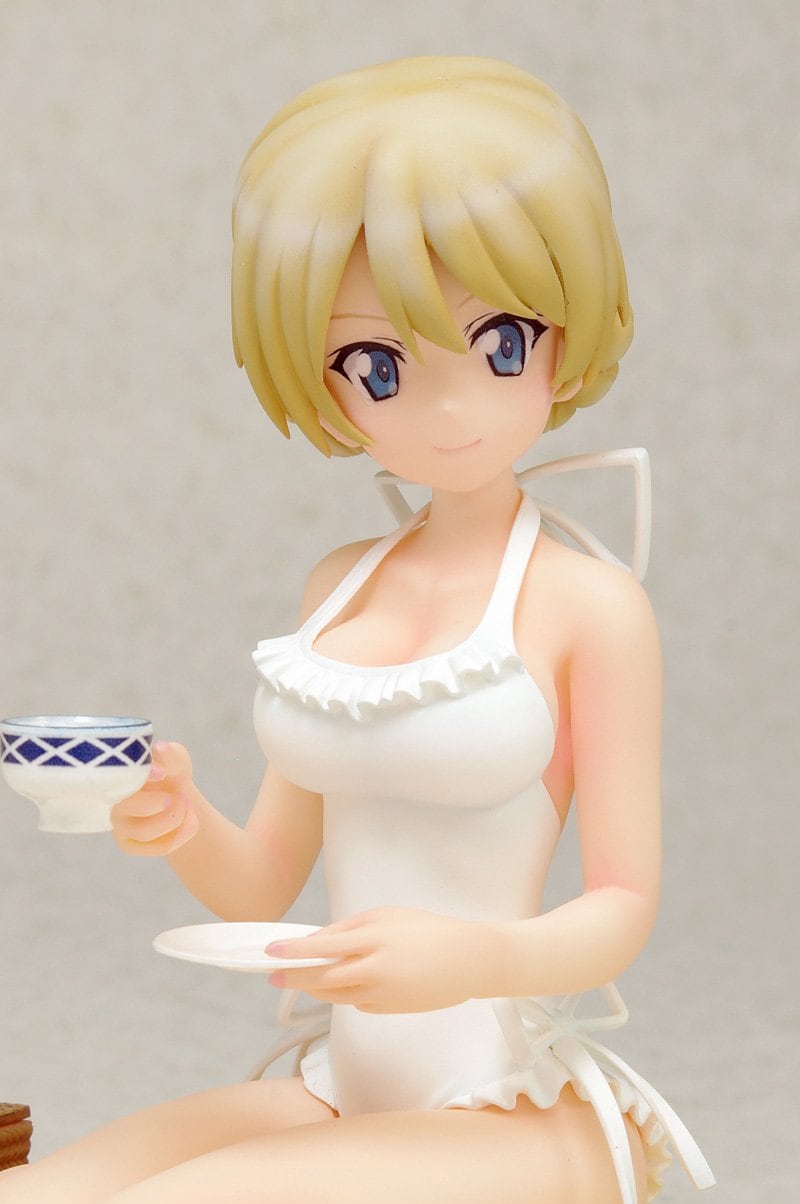BEACH QUEENS ガールズ&パンツァー ダージリン 1/10スケール PVC製