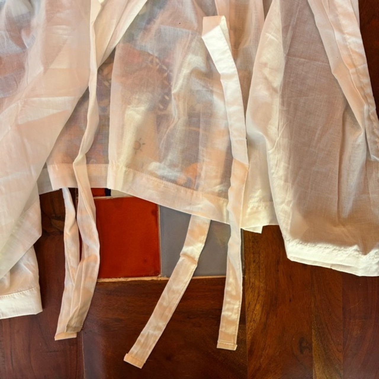 TOPANGA Homefurnishing India Cotton Voil Ribbon curtain　インド　コットンボイルリボンカーテン　110×200cm　ホワイト　白　綿　ナチュラル　レースカーテン　ドレープカーテン　薄手　キッチン　カフェカーテン　バルーンカーテン　カーテンポール　暖簾