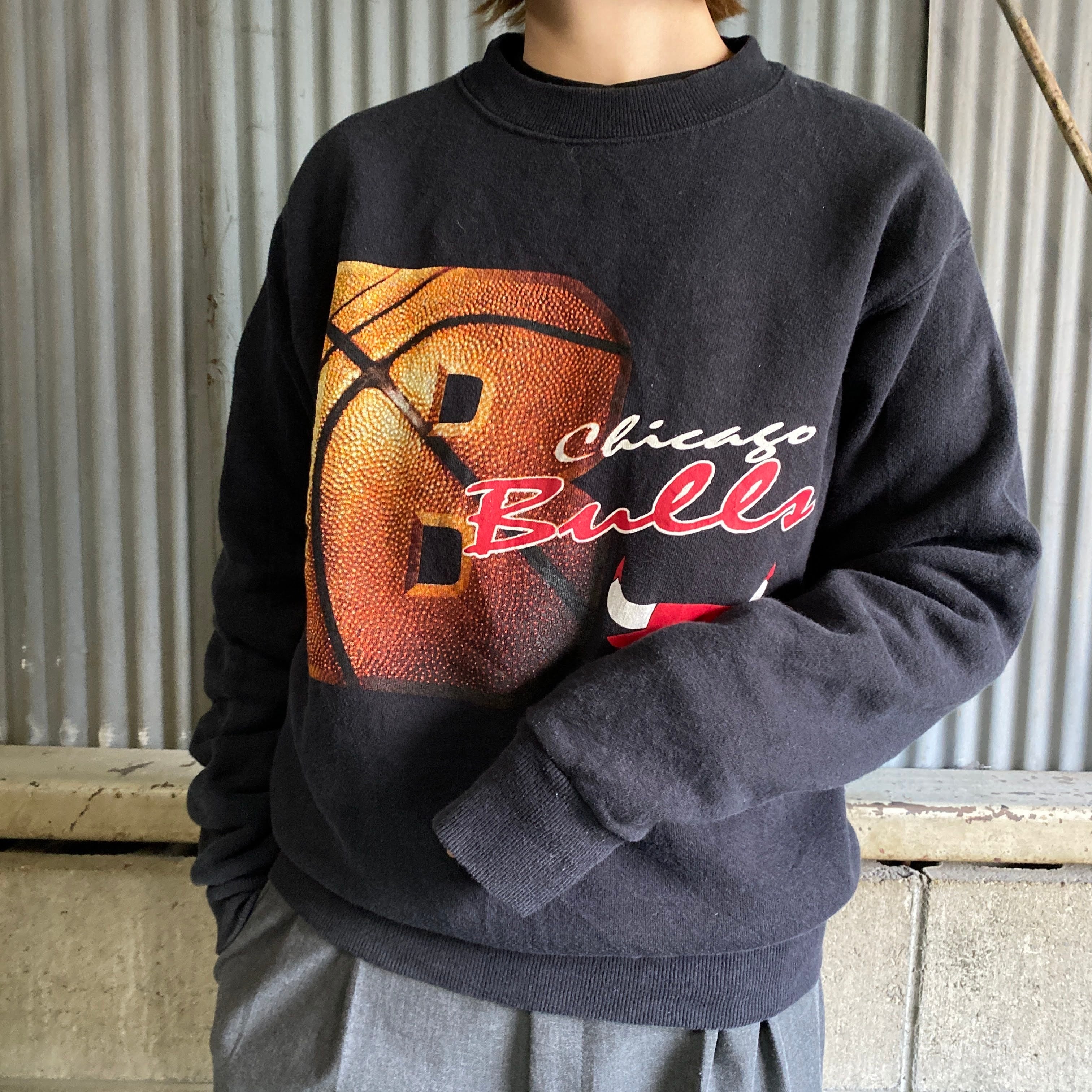 90s　vintage　NBA　BULLS　チームロゴビッグプリント　スウェット