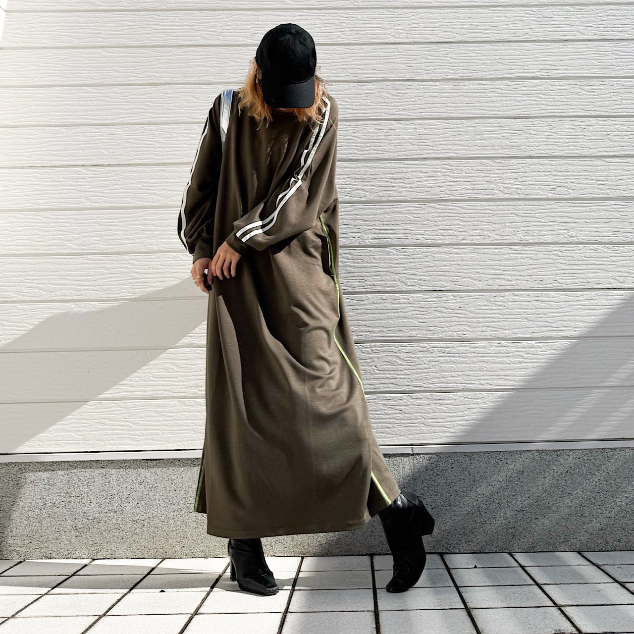 ソフトダンボールバイカラーラインワンピース