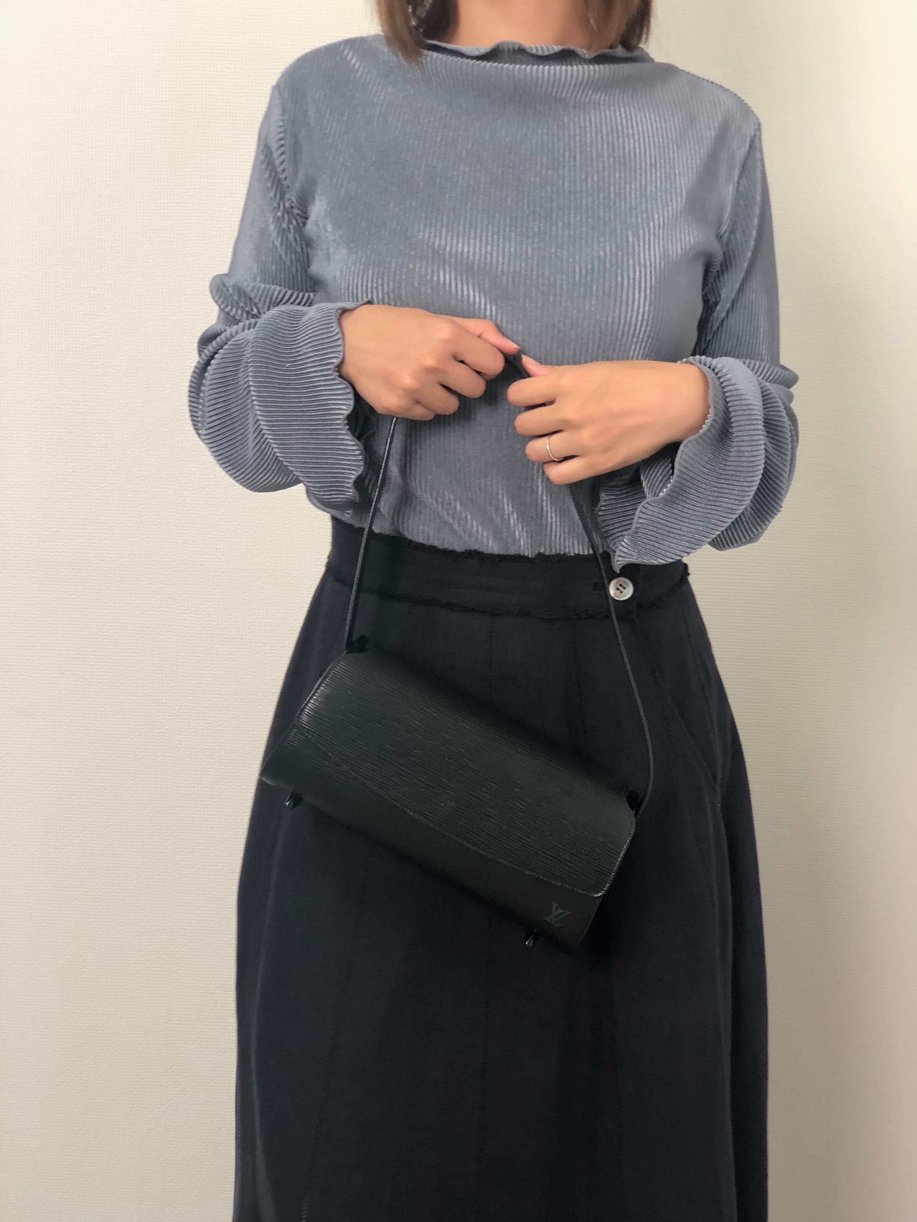 LOUIS VUITTON ルイヴィトン エピ ショルダーバッグ ブラック レザー