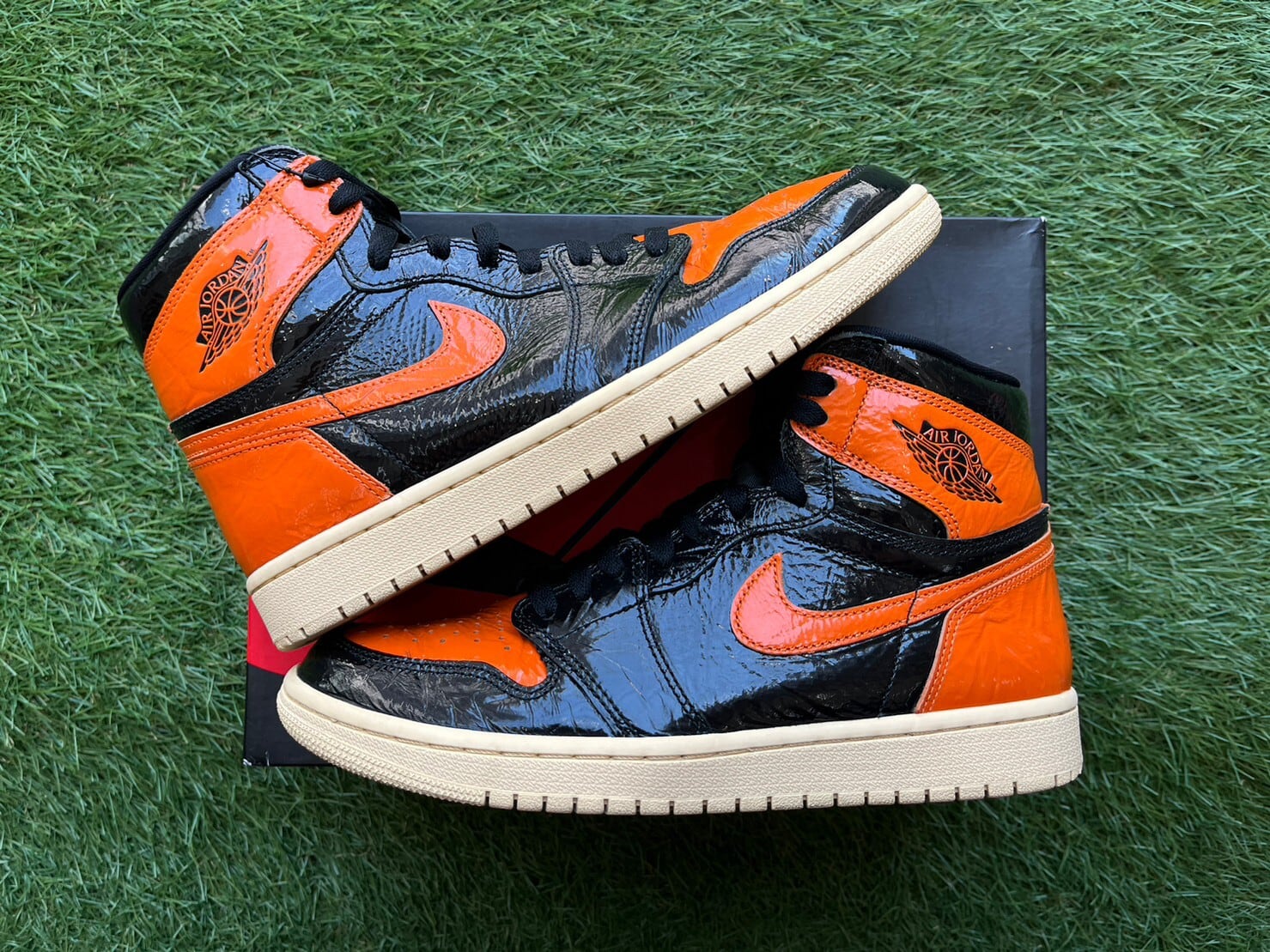 NIKE AIR JORDAN 1 RETRO HIGH OG SHATTERED BACKBOARD 3.0 555088-028