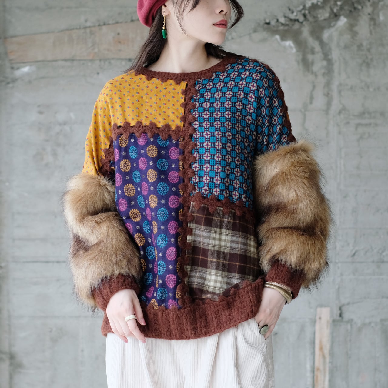 【新色登場】視線クギづけ!エコファースリーブ柄生地パッチワークセーター(22w-17)マスタード