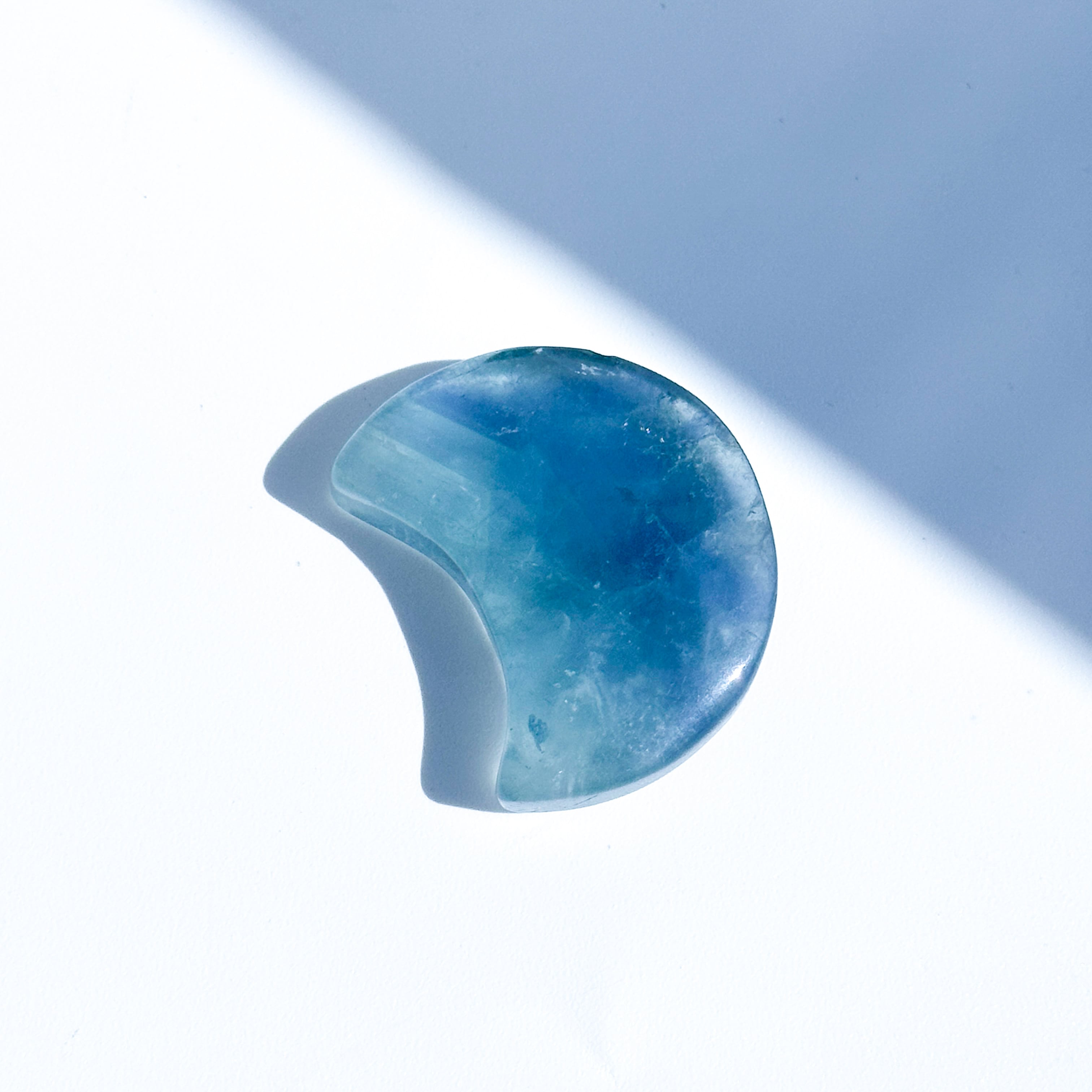 ブルーフローライト 三日月13◇ Fluorite ◇天然石・鉱物