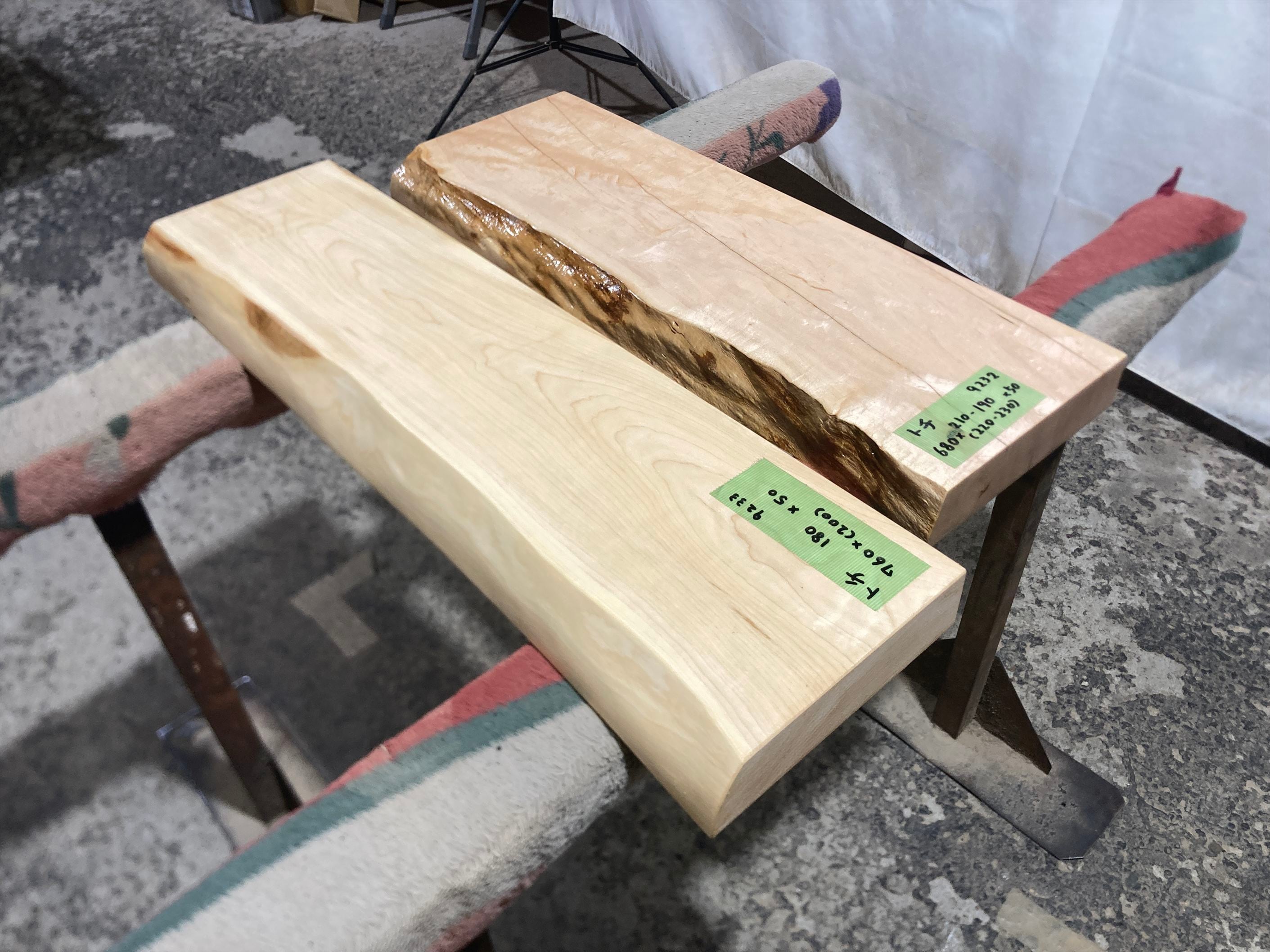 天然木花台　一枚板 特価】花台 木製 花梨 L 1枚板 床の間 玄関 飾り台 1点物