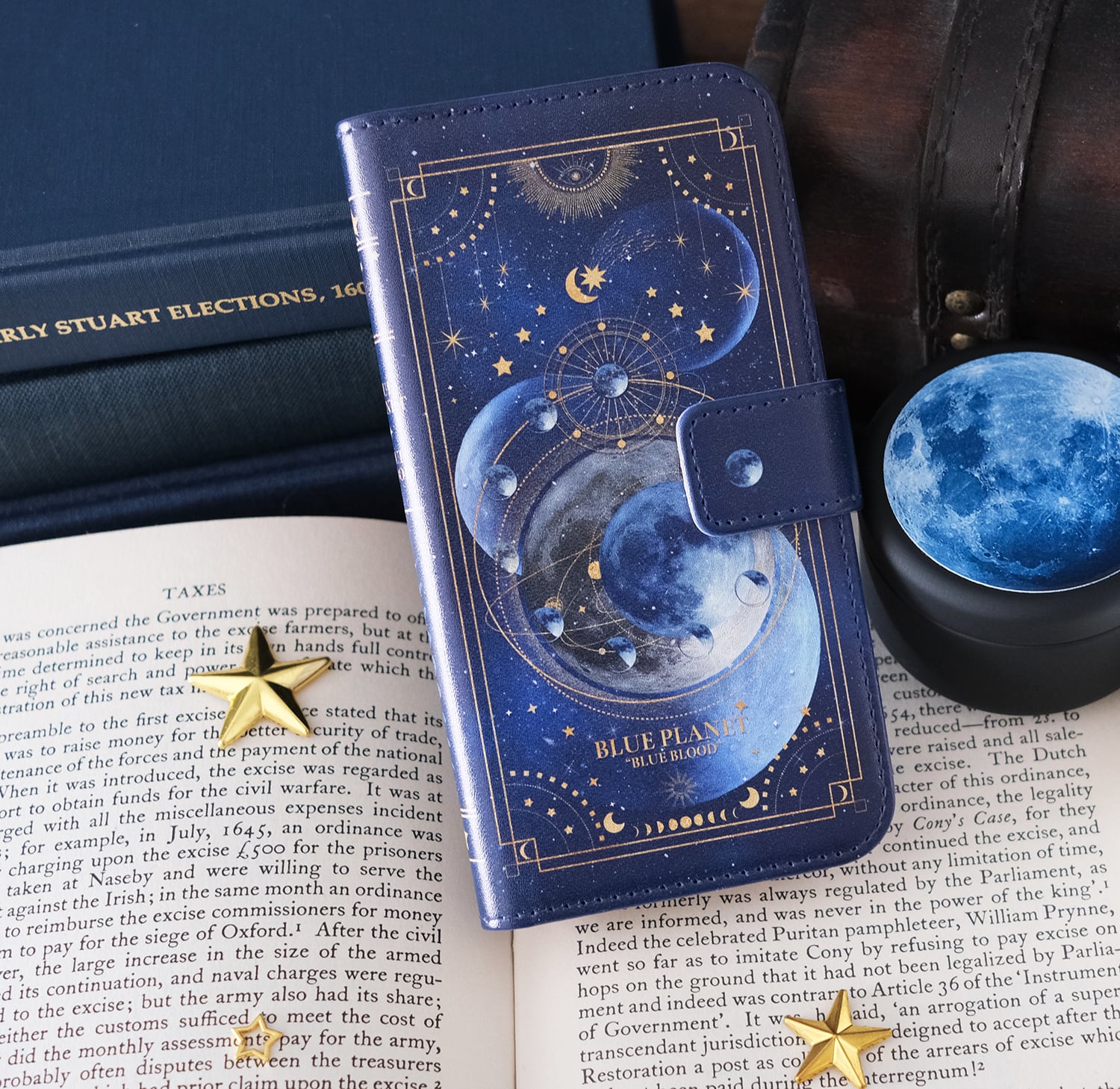 本のような手帳型スマホケース 青の惑星 