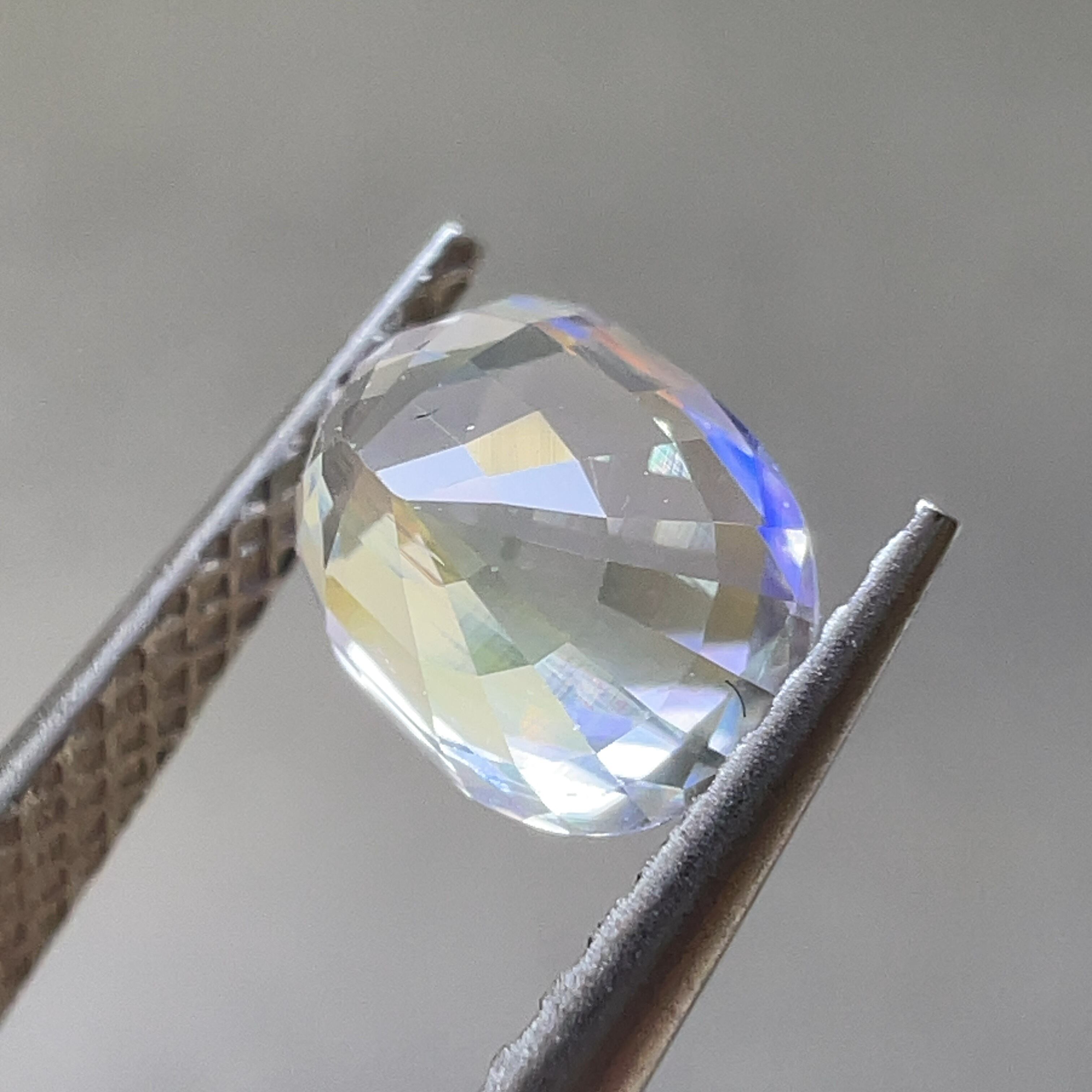 アンデシンラブラドライト 0.96ct 7.27×5.29mm オーバルカットルース 