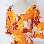 フラダンス 衣装 ワンピース ドレス オレンジ系 HAWAII.I.D. ハワイ製 ハイビスカス柄 プルメリア柄 フリル ハワイアンプリント アロハ フラ ダンス レッスン 練習 華やか 鮮やか かわいい おしゃれ ホワイト系 レッド系 イエロー系 フラダンス衣装 かわいいドレス ハワイアンファッション トロピカルプリント フレアスカート フラワー柄