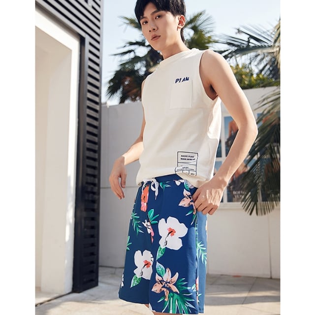 FENDI フェンディ イエローショートパンツ 海パン 水着 収納袋付き FENDI フェンディ イエローショートパンツ 海パン 水着 収納袋付き