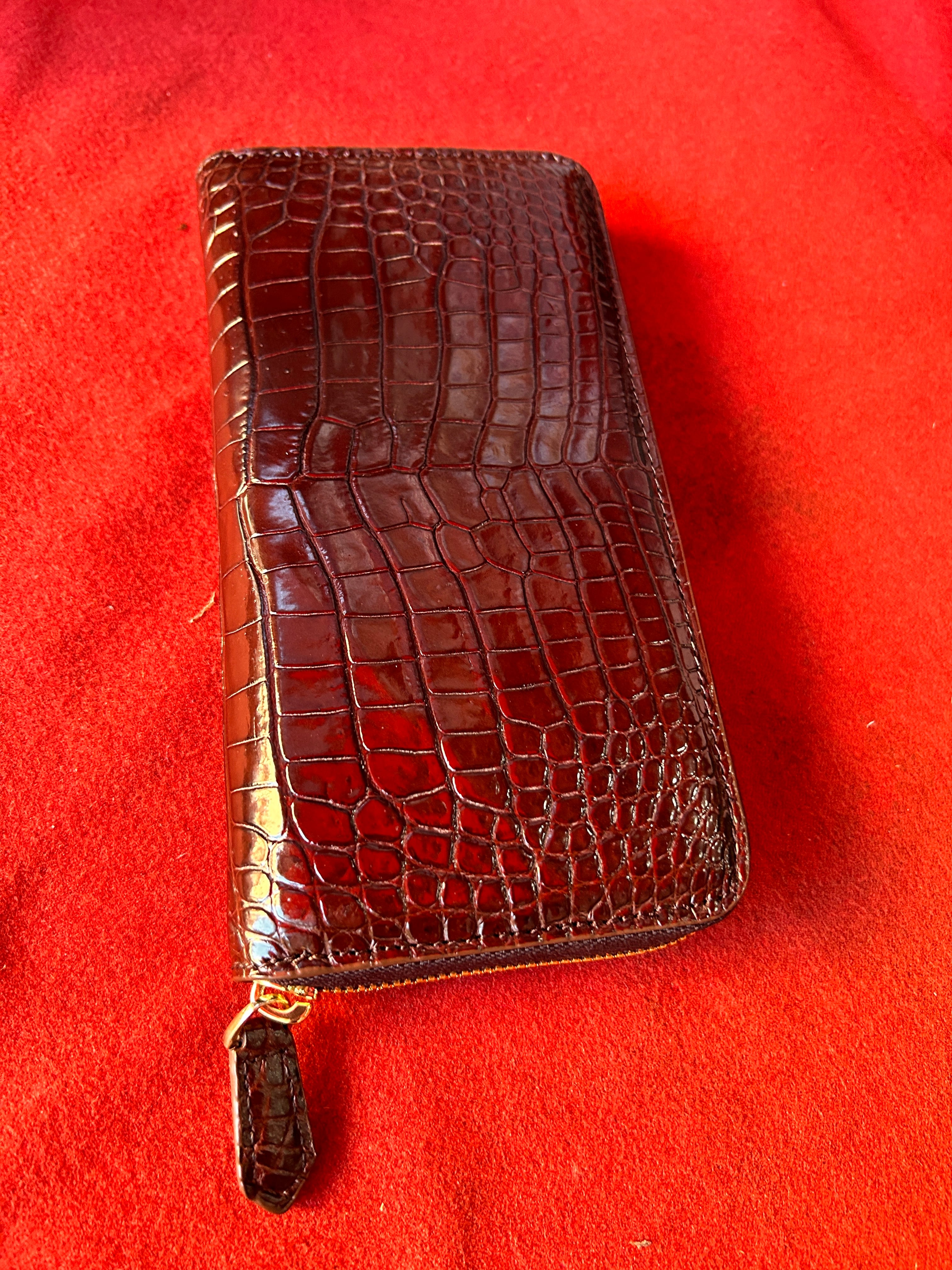 1点限り レッド クロコダイル 鰐革 腹革 ラウンドファスナーウォレット