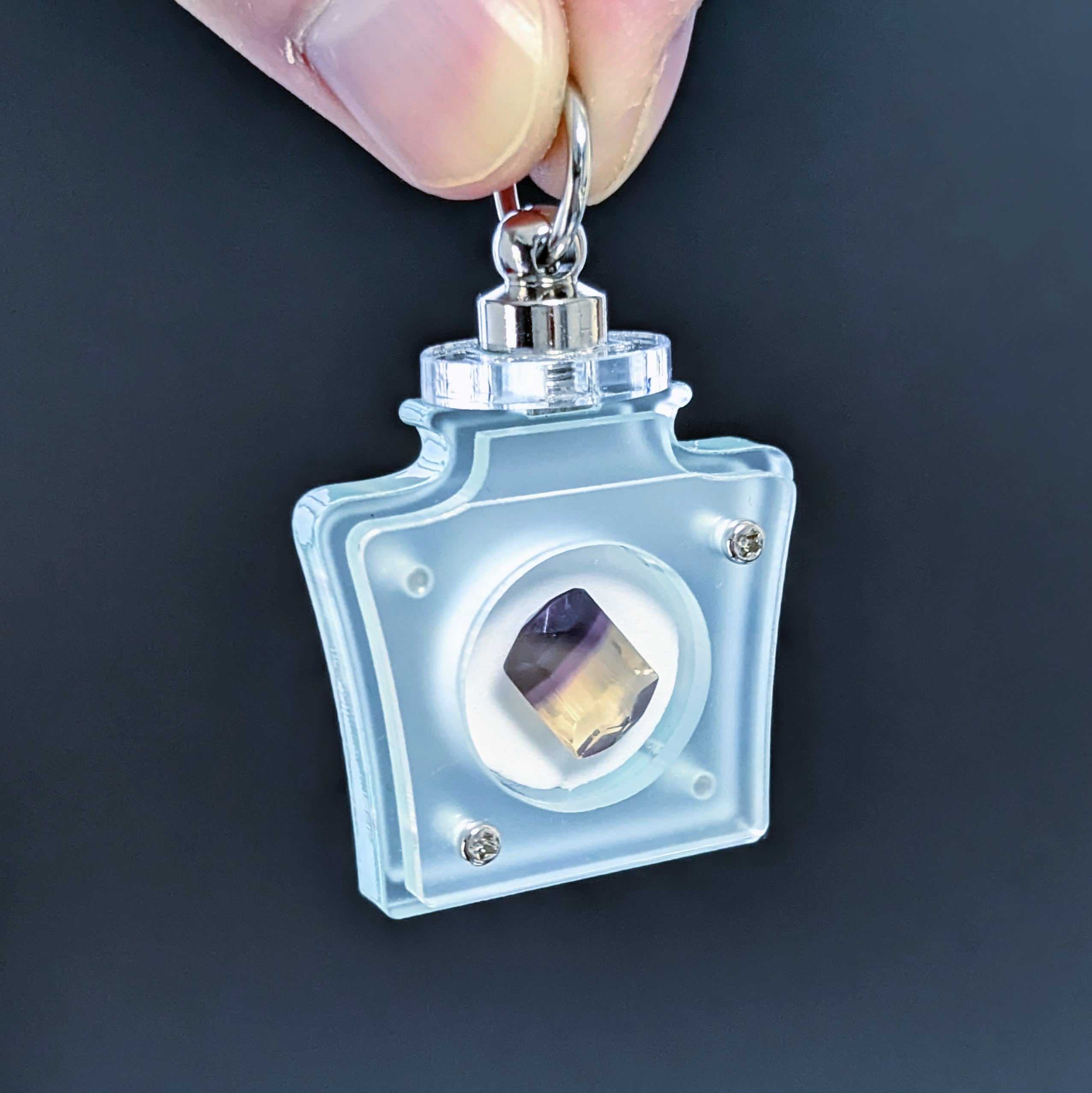 ジャンポール・ゴルチエ　ミニアトマイザー ジャンポール ゴルチエ アトマイザー25ml 香水瓶のルースチャーム1