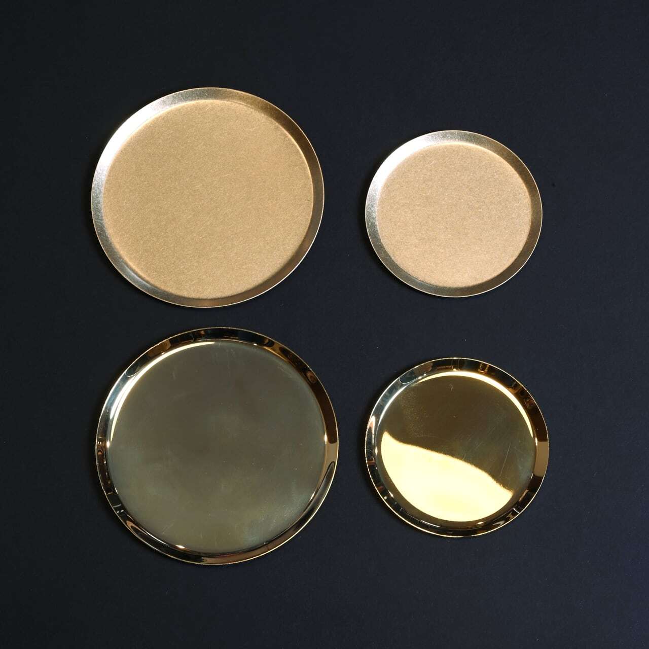 シンプルデザイン真鍮トレイ》真鍮のラウンドトレイ（φ90mm）つや