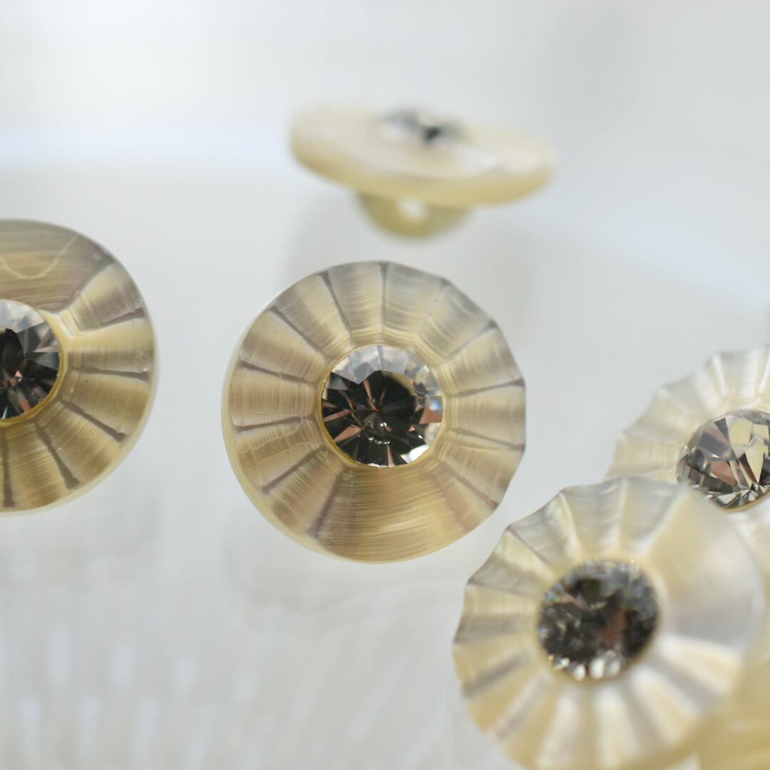 1粒ラインストーン×白蝶貝フラワー 13㎜