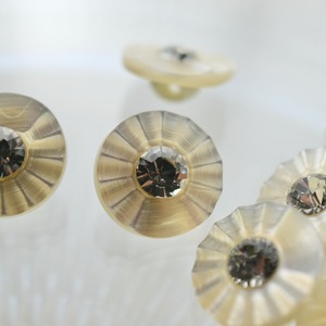 1粒ラインストーン×白蝶貝フラワー 13㎜