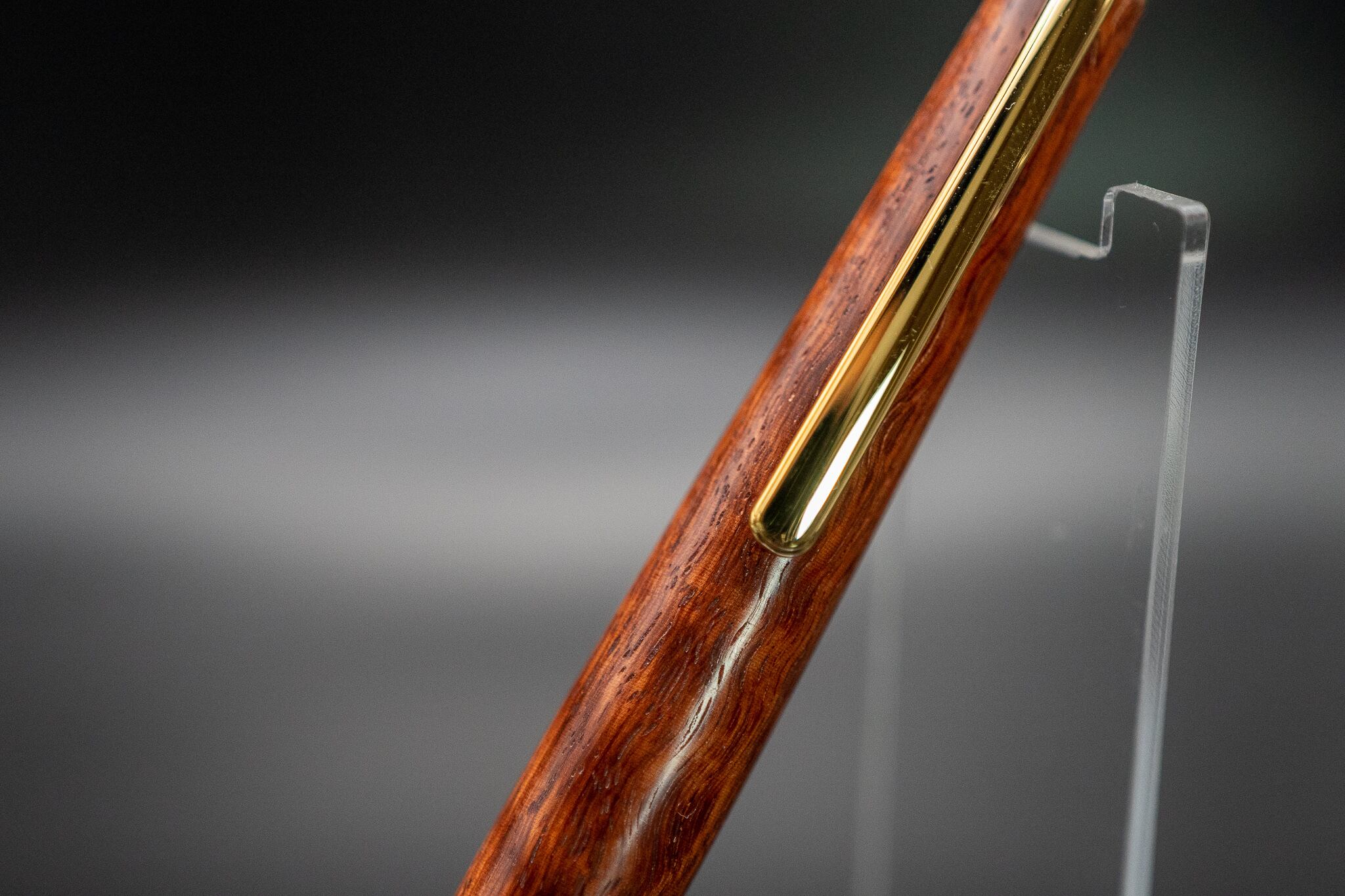 【朱色の銘木】 本花梨