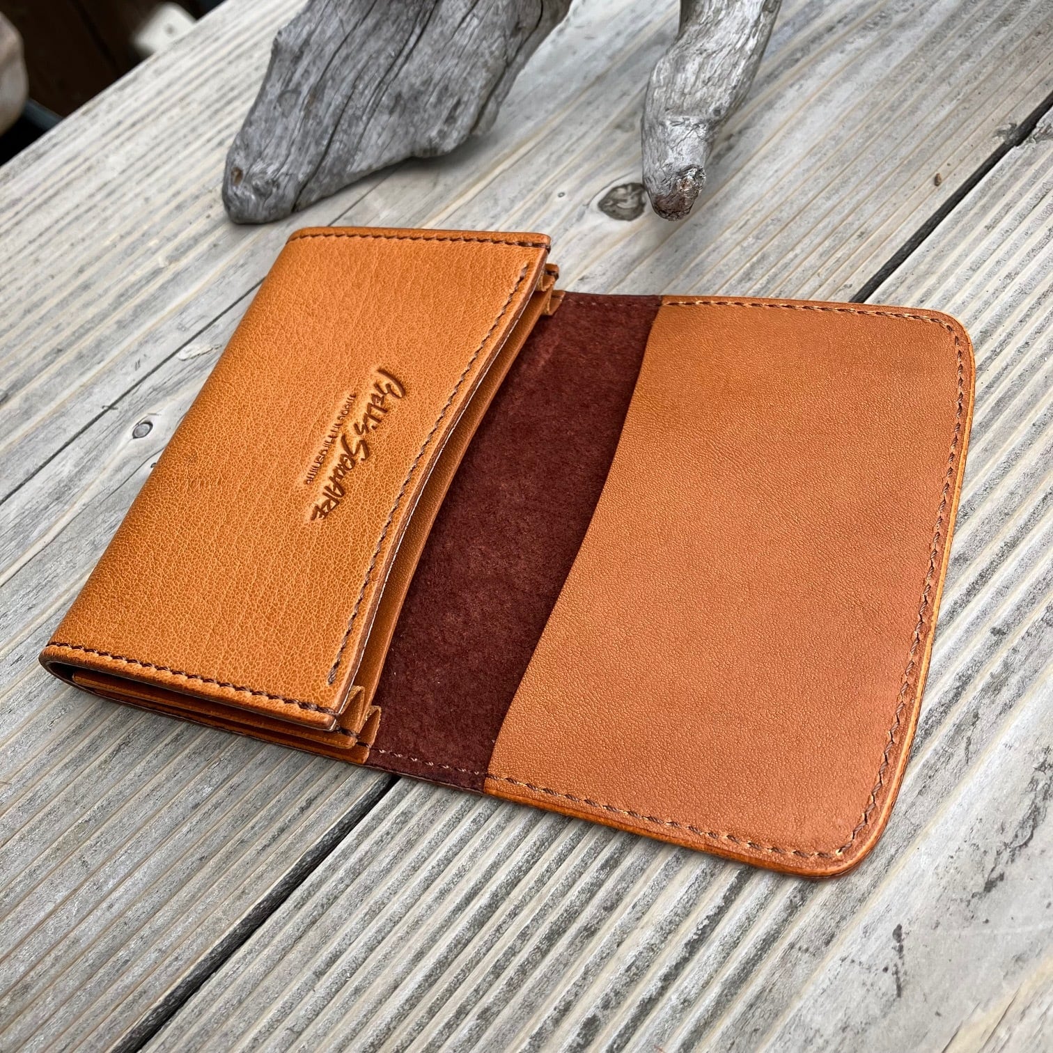 広島東洋カープ×広島ジビエレザー】鹿革名刺入れ｜ヴィンテージ