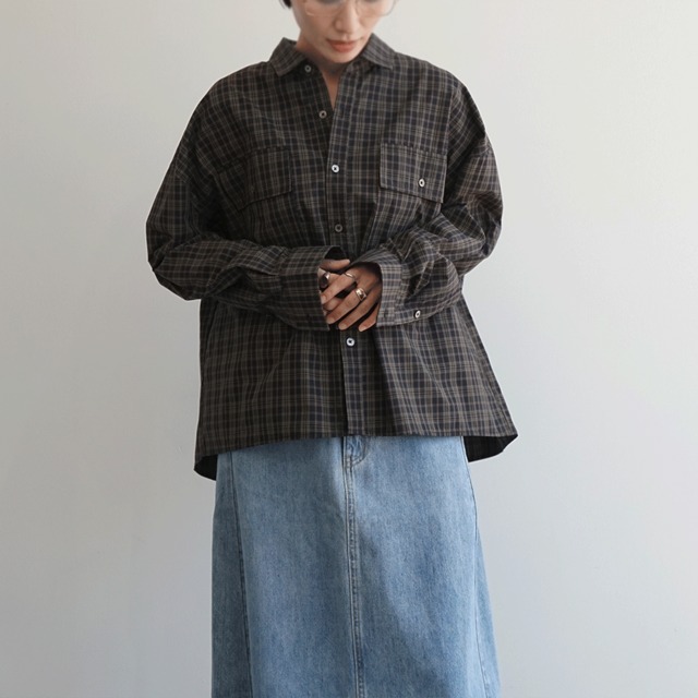 クロップドオーバーチェック柄シャツ