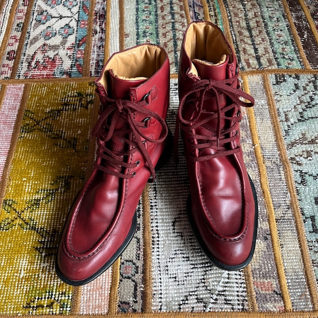 TOD'S LACED UP BOOTS