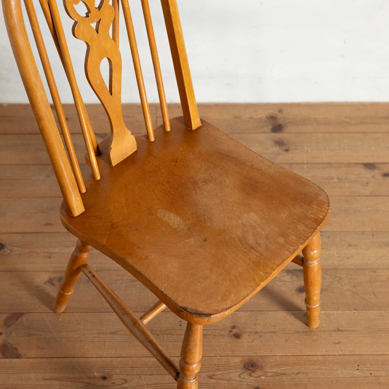 Thistleback Chair / シスルバック チェア 〈ダイニングチェア・デスク
