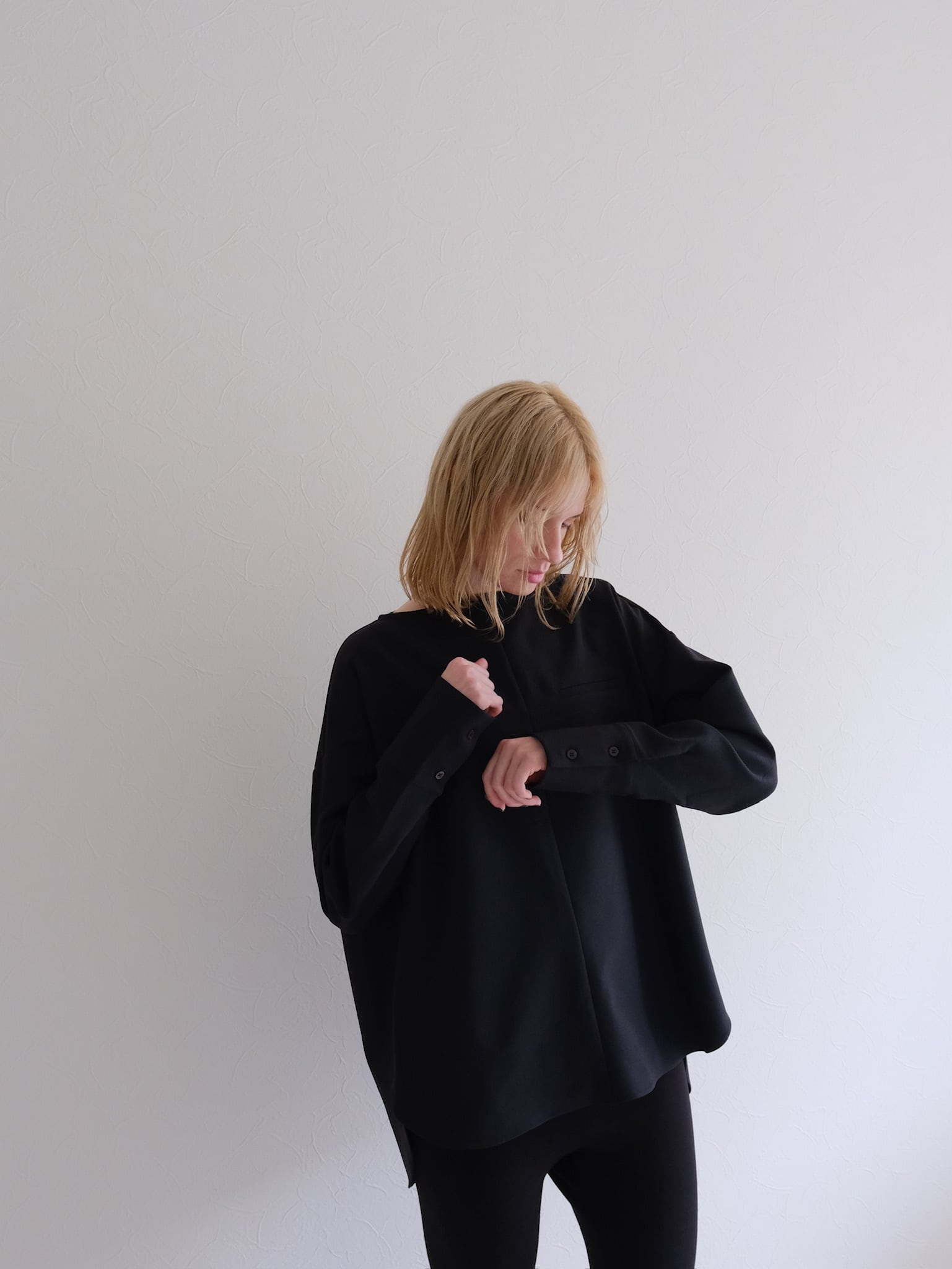 asymmetry blouse (black)