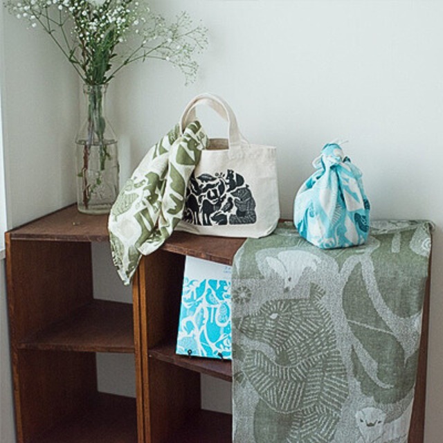 Sorabudo 正方形のダブルガーゼ Mサイズ 森の住人（グリーン）