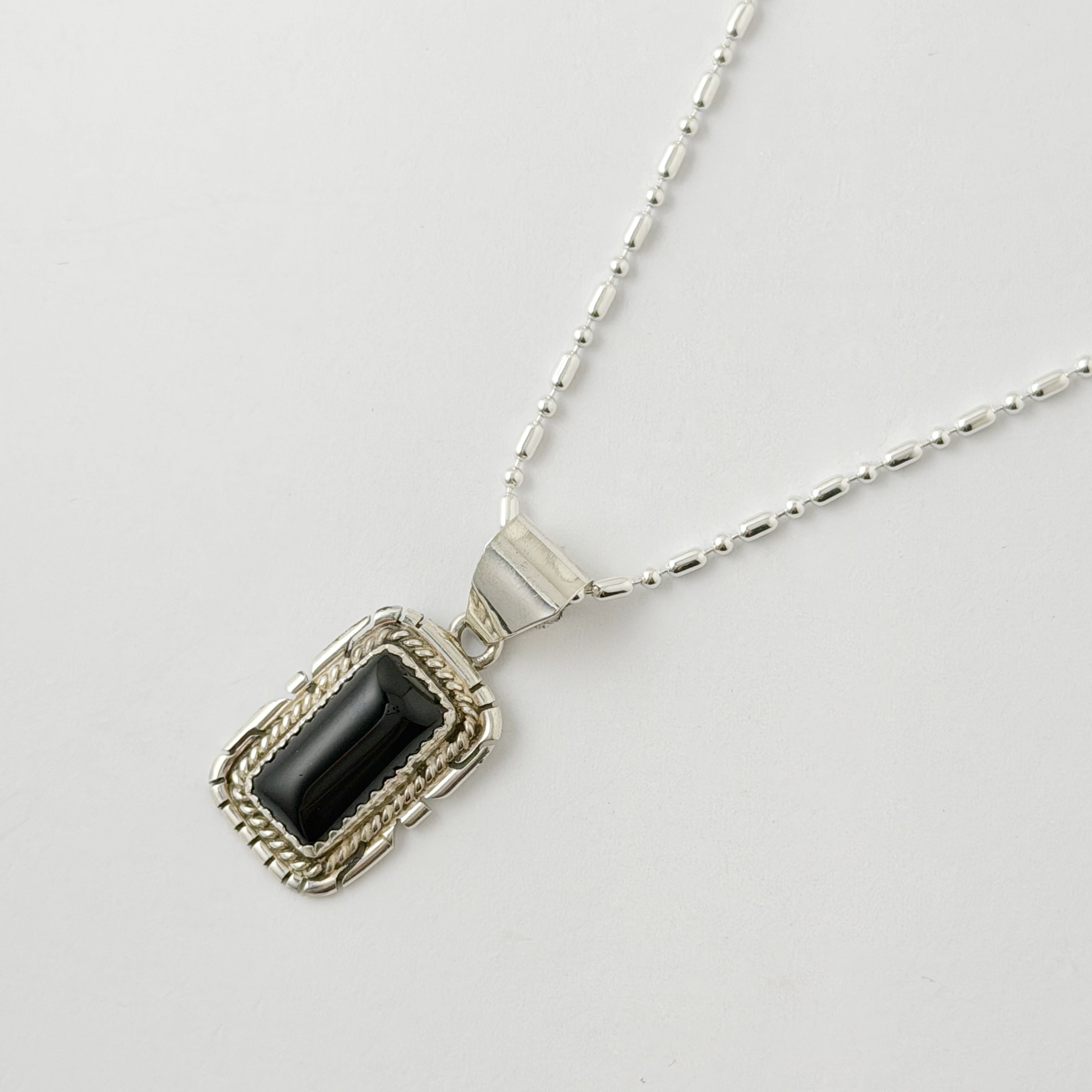 【Indian Jewelry】オニキス レクタングル ペンダント (チェーンオプション)
