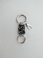 チャコールグレー×ブラックホワイト　キーチャーム