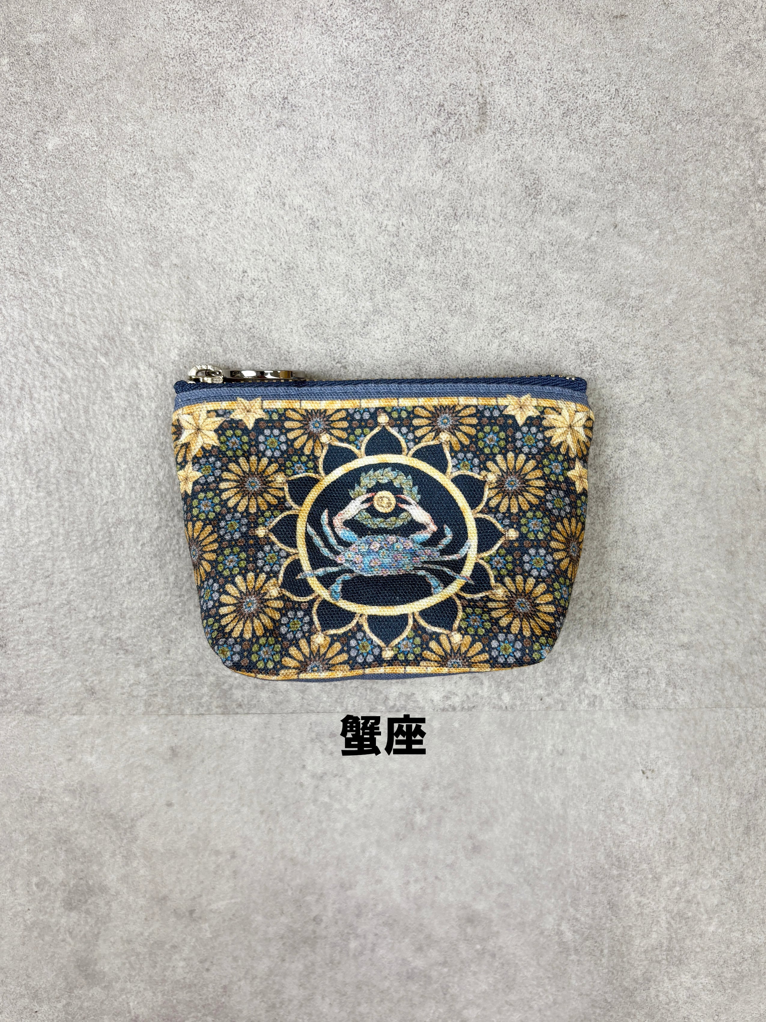 familiar 星座ポーチ 蟹座　新品未使用 限定】プリントマイクロポーチ星座シリーズ | sampo