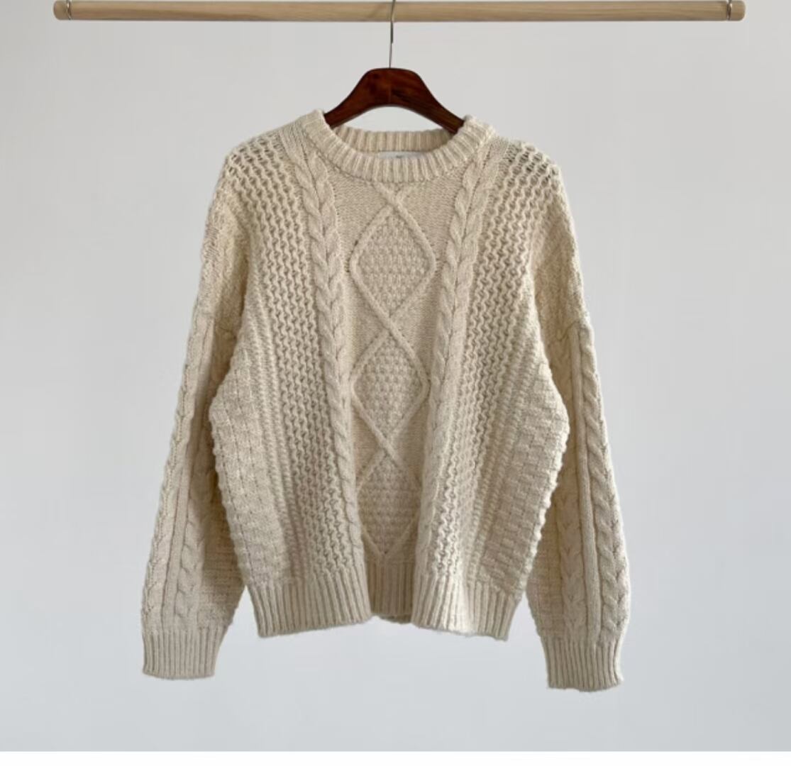 ケーブル編みニット　AJ1079-8048