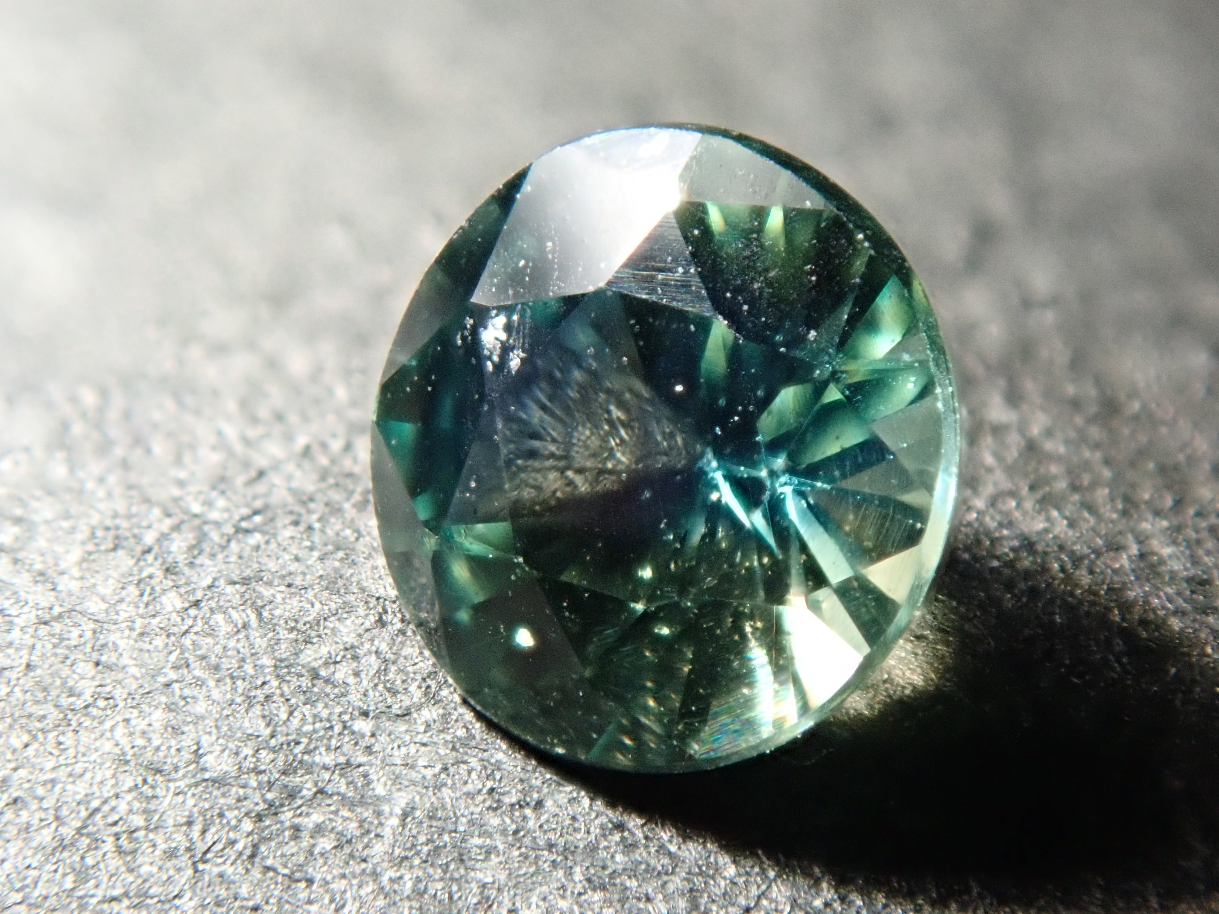 【新商品】タイ産バイカラーサファイア 0.298ct