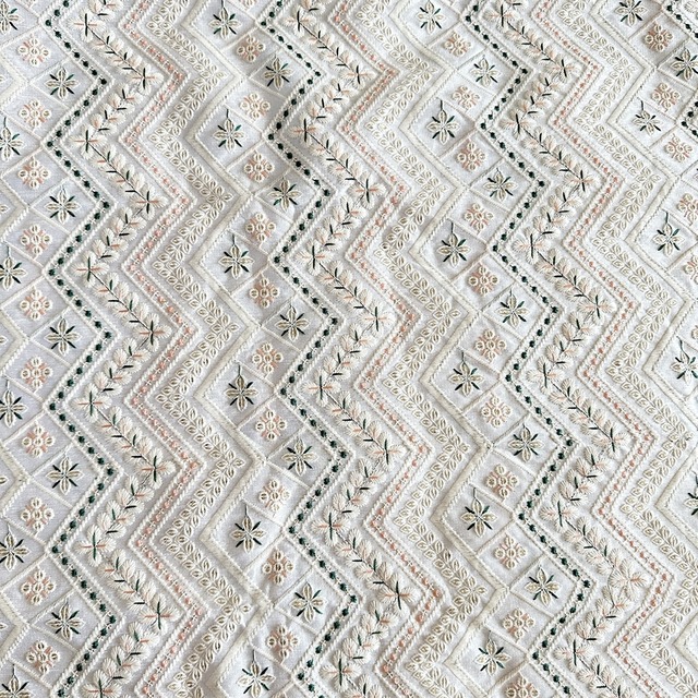 インド刺繍生地　　7136