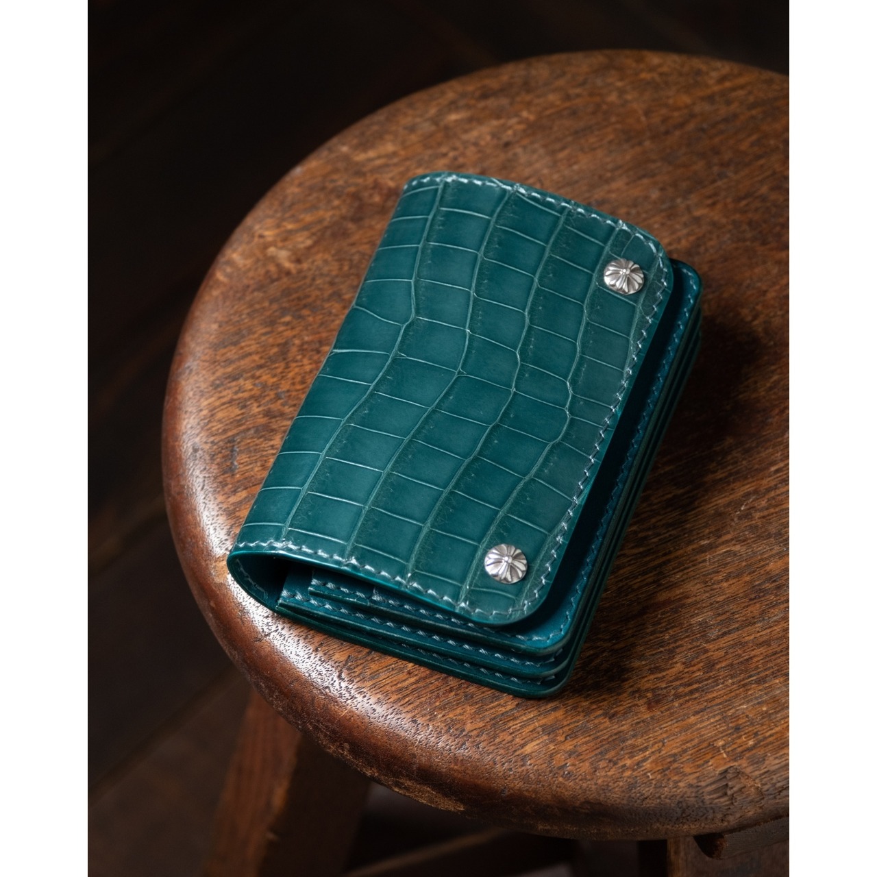 ★限定 M-TRUCKER T-5 Bi-Fold Flap エメラルドクロコ／Stock