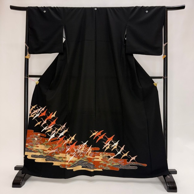 黒留袖 リサイクル着物 安い 裄66.5cm M size リメイク 中古 礼装 ポリエステル リユース 6206
